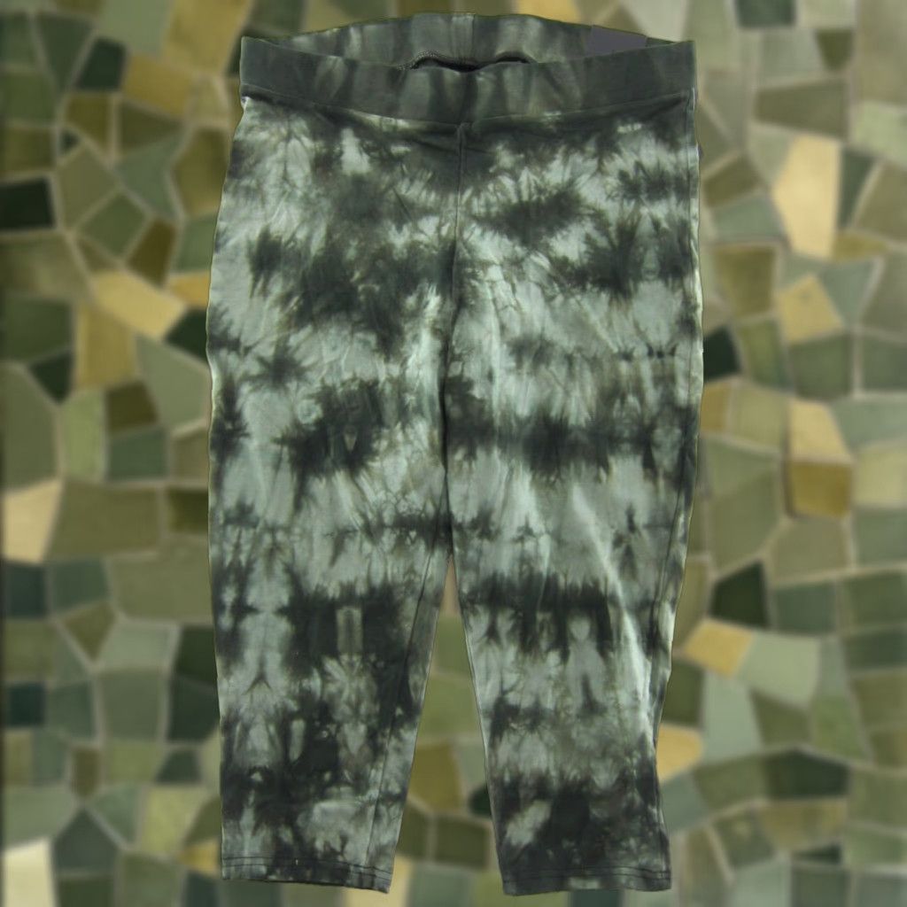 Torrid NWT Torrid Green Tie Dye Deep Depth Cotton Stretch Capri Pant Woman 2X Size 40" / US 18 - 1 Thumbnail