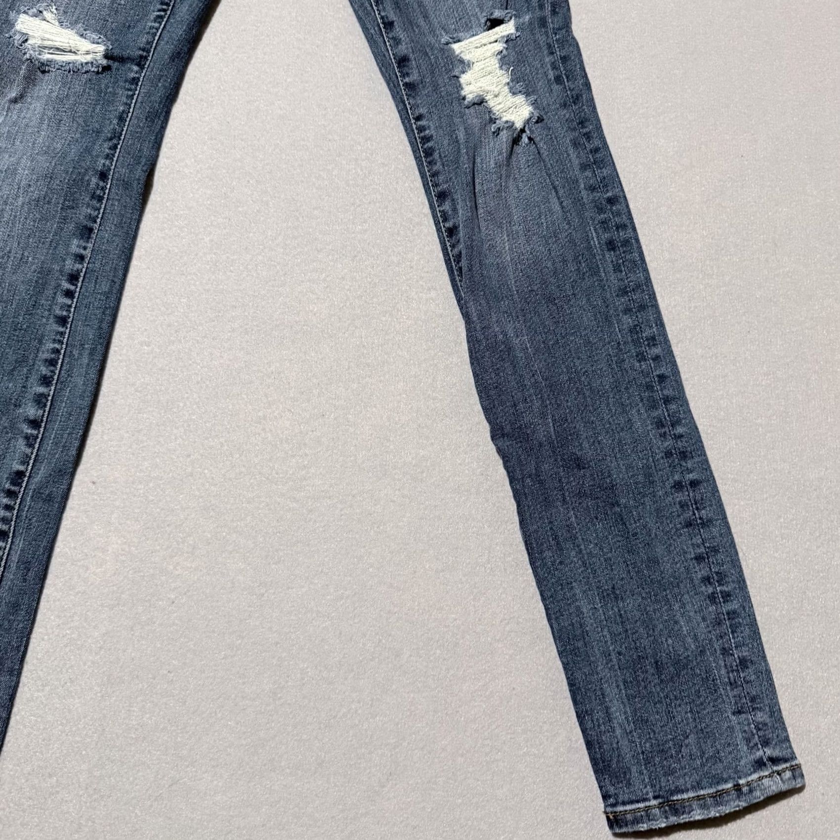 Vintage Universal Thread Jeans Women's Blue Denim Distressed Mid Rise Skinny 26x29 Size 26" / US 2 / IT 38 - 6 Thumbnail