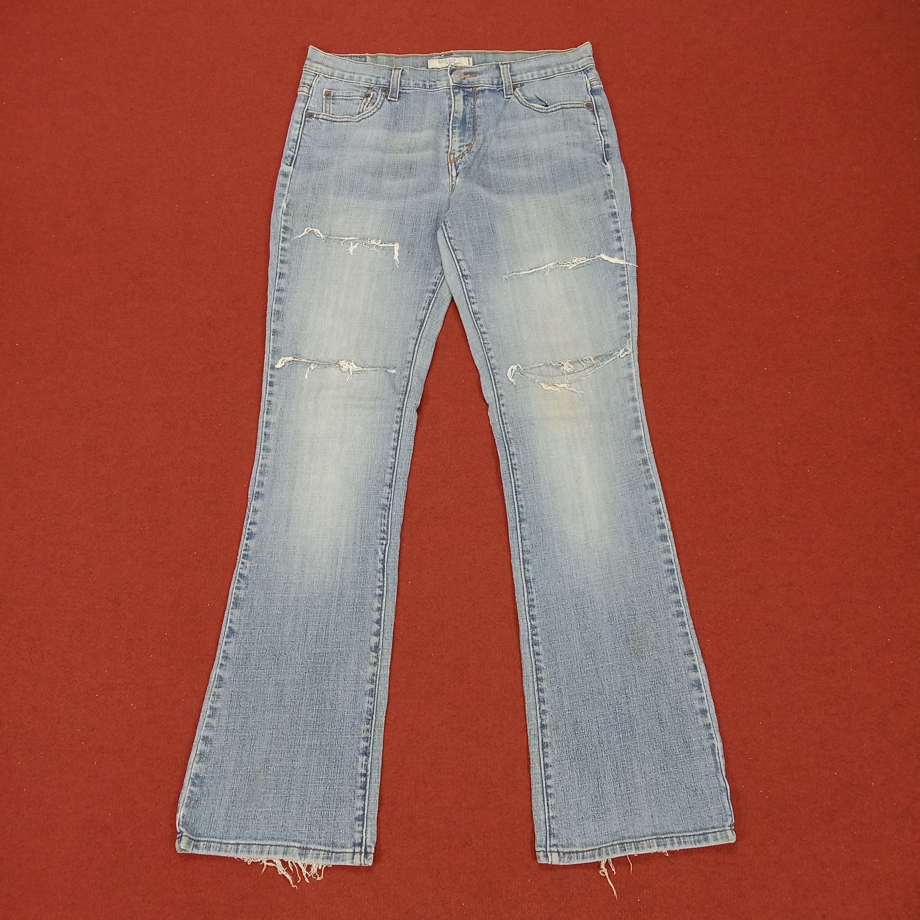 Levis Distressed Jeans Streetwear Style