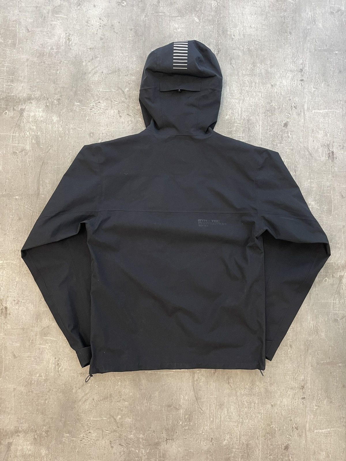 Designer Syna World Waterproof Trek Jacket Size US M / EU 48-50 / 2 - 3 Thumbnail