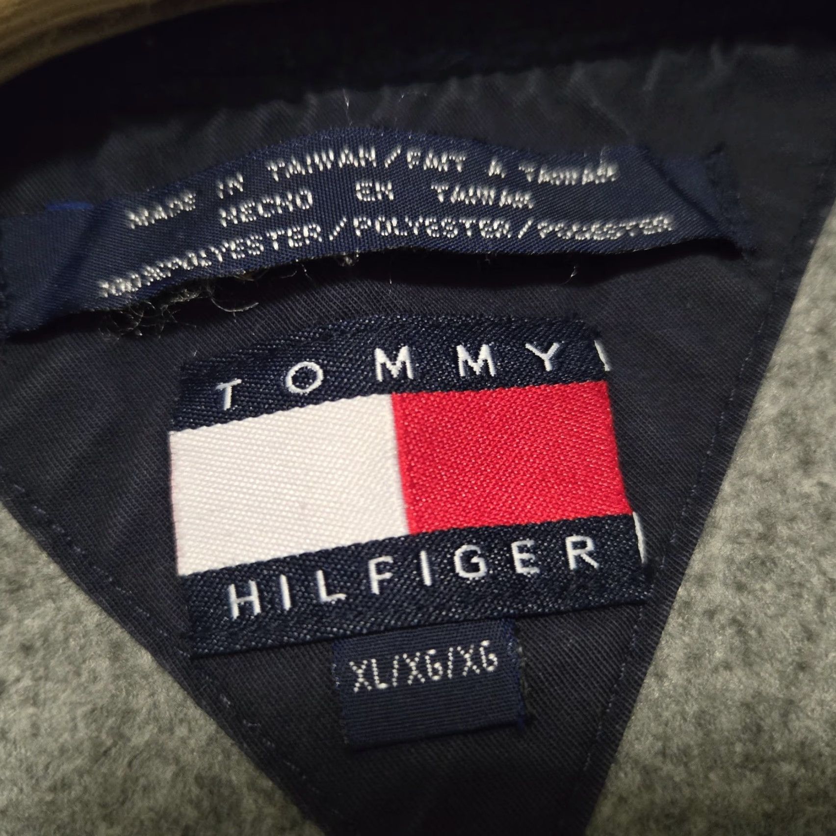 Tommy Hilfiger VTG Tommy Hilfiger Mens 1/4 Zip Fleece Pullover XL Hilfiger Lettering On Back Sweatshirt Gray Cotton Blend Zip Embroidered Logo Size US XL / EU 56 / 4 - 4 Thumbnail