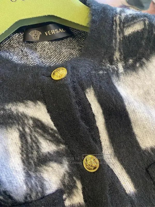 Versace Versace Black Wool Sweater for Women . Size M / US 6-8 / IT 42-44 - 6 Thumbnail