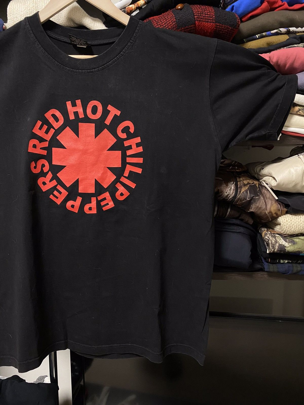 Band Tees Vintage Red Hot Chill Peppers Rock Tee Faded Size US XL / EU 56 / 4 - 4 Thumbnail