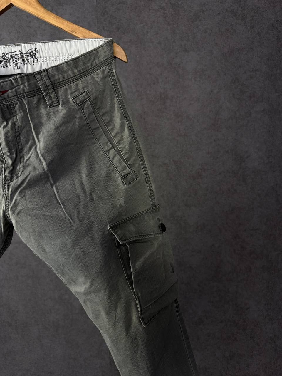 Levi's Levi’s Giants cargo pants Size US 31 - 2 Thumbnail