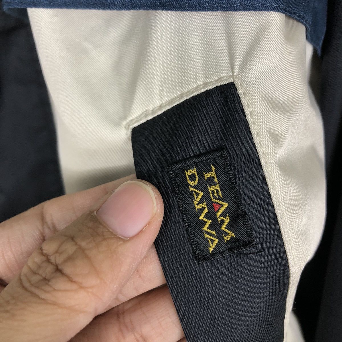 Japanese Brand 🔥Vintage Bomber Jacket Team Daiwa Golf Big Logo Size US M / EU 48-50 / 2 - 17 Thumbnail