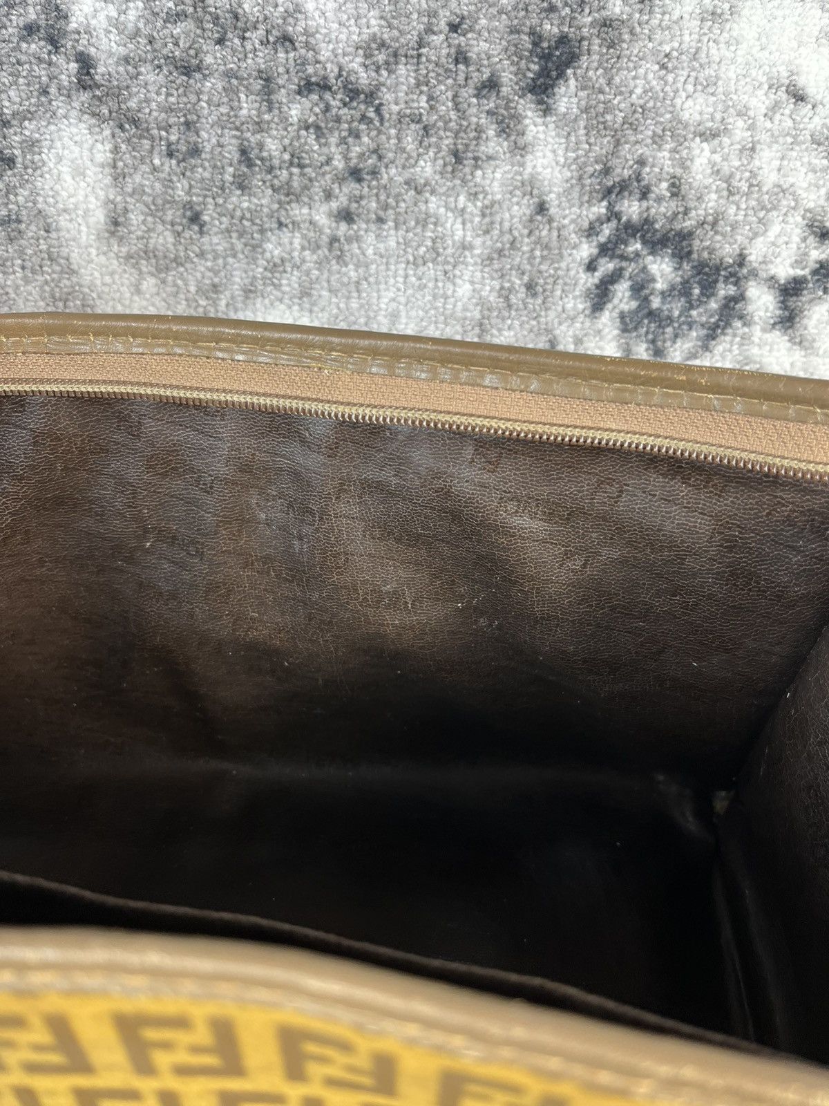 Fendi Vintage Fendi Zucca Monogram Leather Clutch Made In Italy Size ONE SIZE - 19 Thumbnail