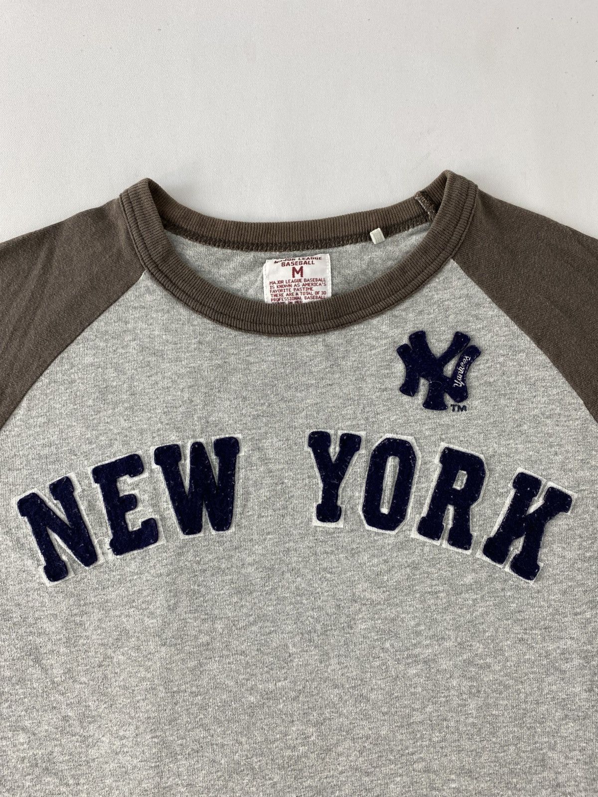 MLB MLB NY New Yankess Raglan 3q Sleeve Big Logo Tee Size US M / EU 48-50 / 2 - 4 Thumbnail