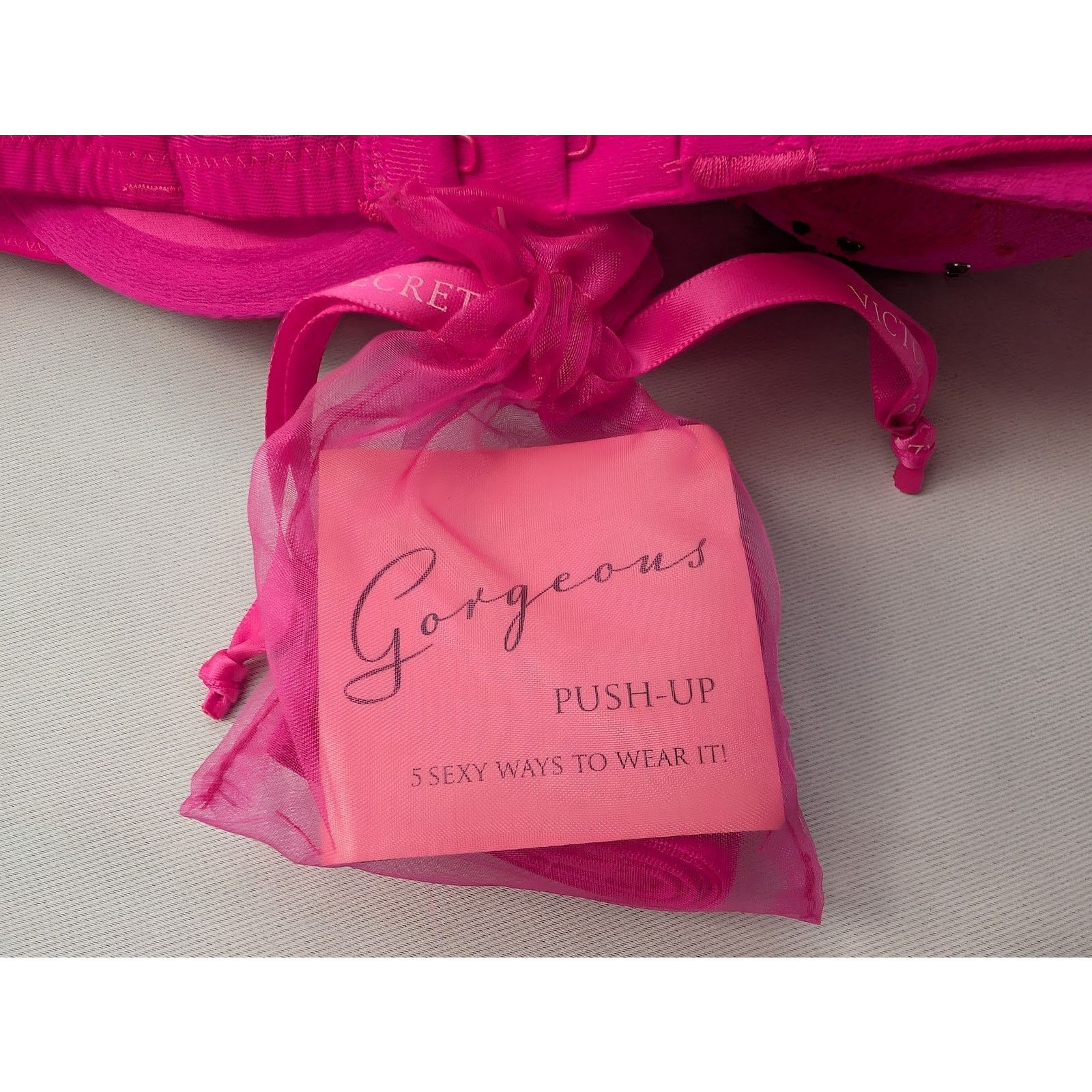 Victoria's Secret NWT Victoria’s Secret Gorgeous Bra 34C Push-Up Lace Vintage Size XXS / US 00 / IT 34 - 6 Thumbnail