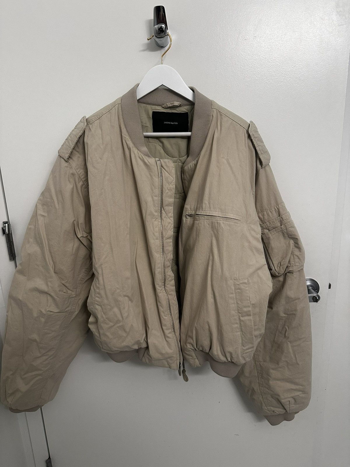 Entire Studios Entire Studios Cream A-4 Bomber Size US XXL / EU 58 / 5 - 2 Thumbnail