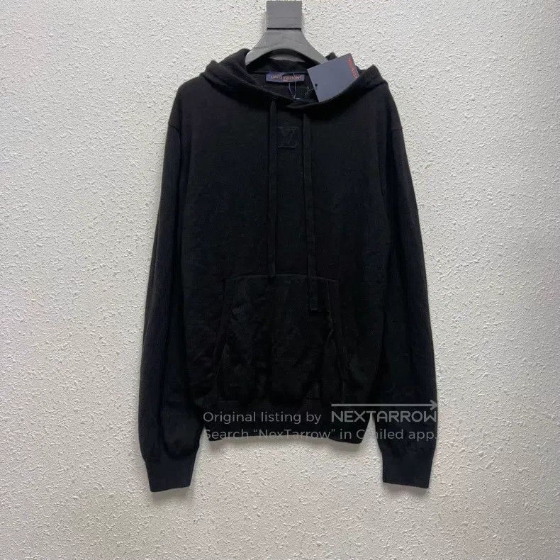 Louis Vuitton Louis Vuitton Black chest letter LOgo hooded cashmere swea Size US M / EU 48-50 / 2 - 1 Thumbnail