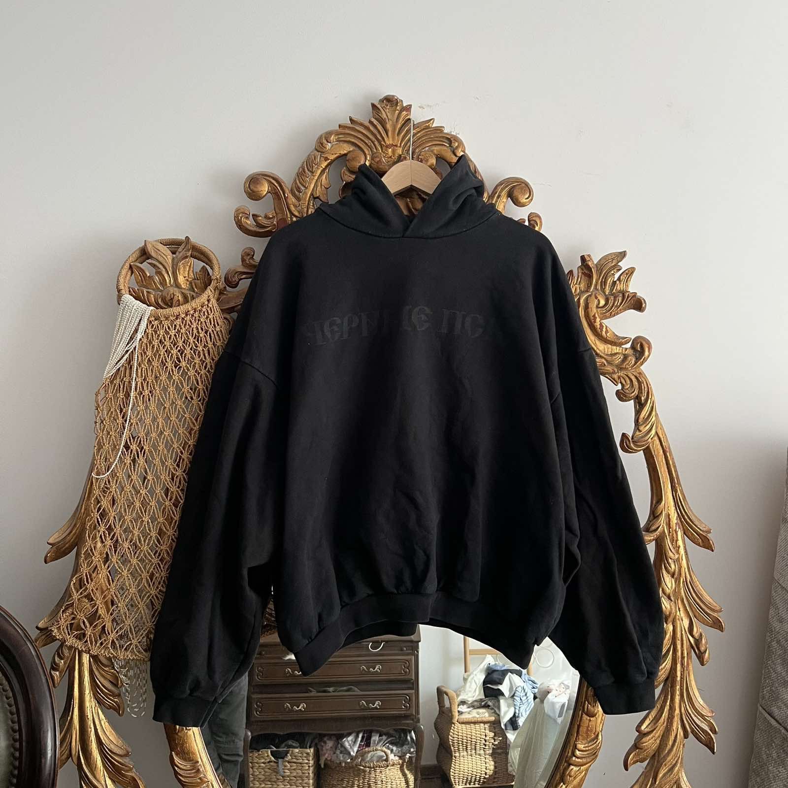 Yeezy Yeezy Black Dogs Gosha Rubchinskiy Hoodie Ye Rare Size US L / EU 52-54 / 3 - 1 Thumbnail