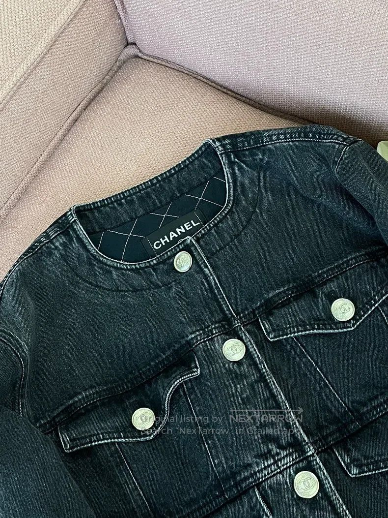 Chanel Chanel Black cotton denim gold-buttoned jacket Size XS / US 0-2 / IT 36-38 - 2 Thumbnail