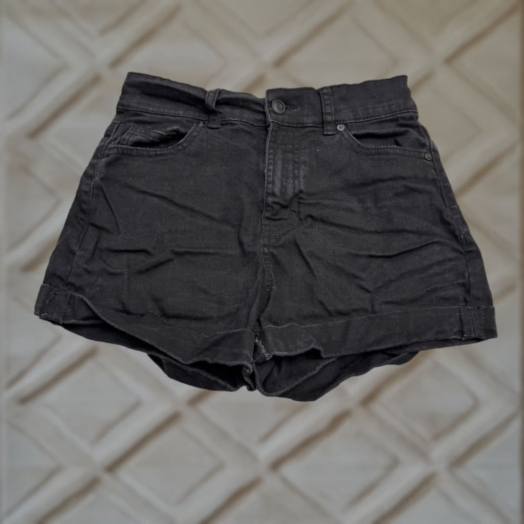 Vintage No Boundaries Denim Shorts - High Rise - Juniors 3 - Black - 3 inseam - 24" waist - 5-Pocket - Stretch Casual Summerwear - City Street Theme - Womens Size 26" / US 2 / IT 38 - 1 Thumbnail