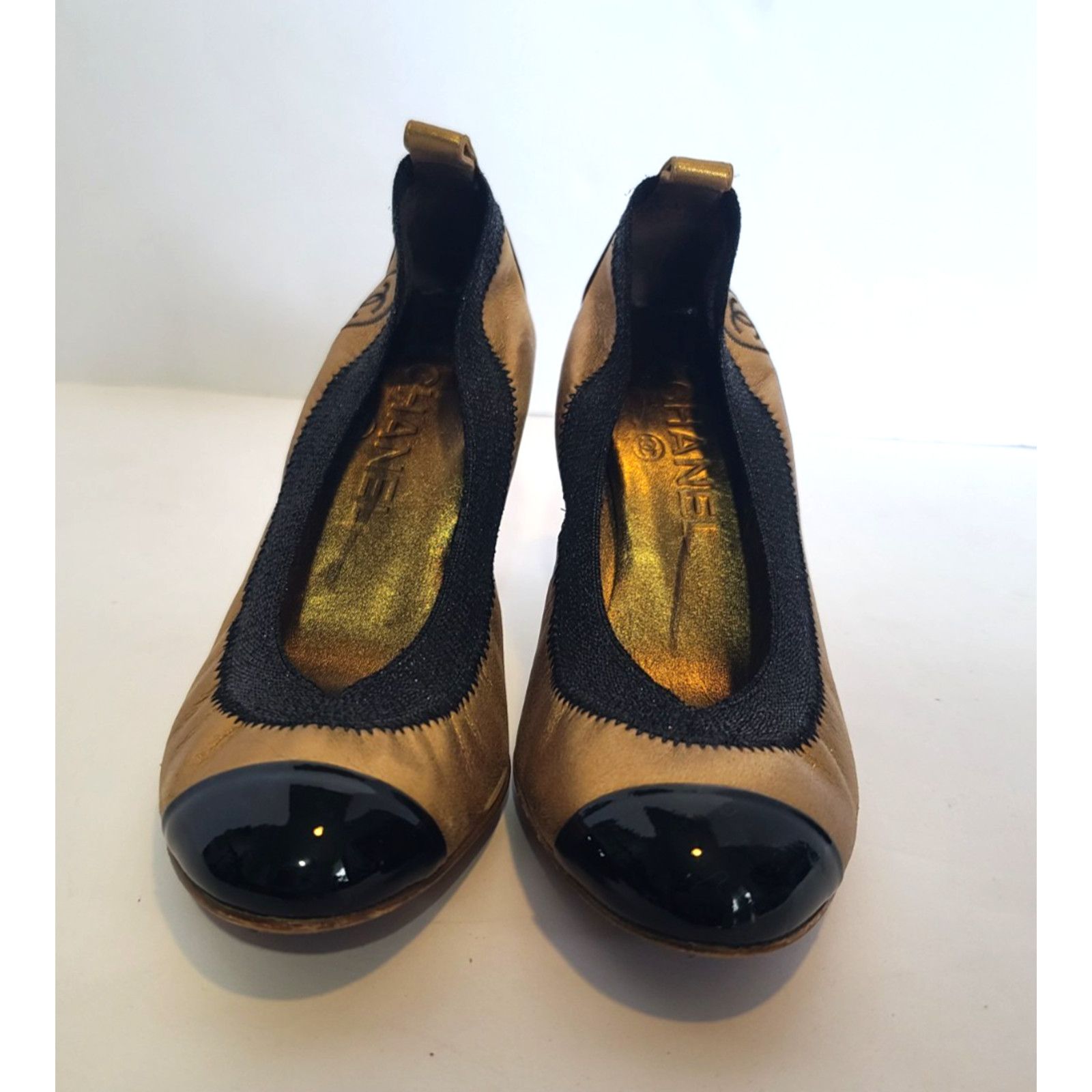 Chanel Authentic Chanel Gold Black Womens Stretch Heels EUR 36 US 6 Size US 6 / IT 36 - 5 Thumbnail