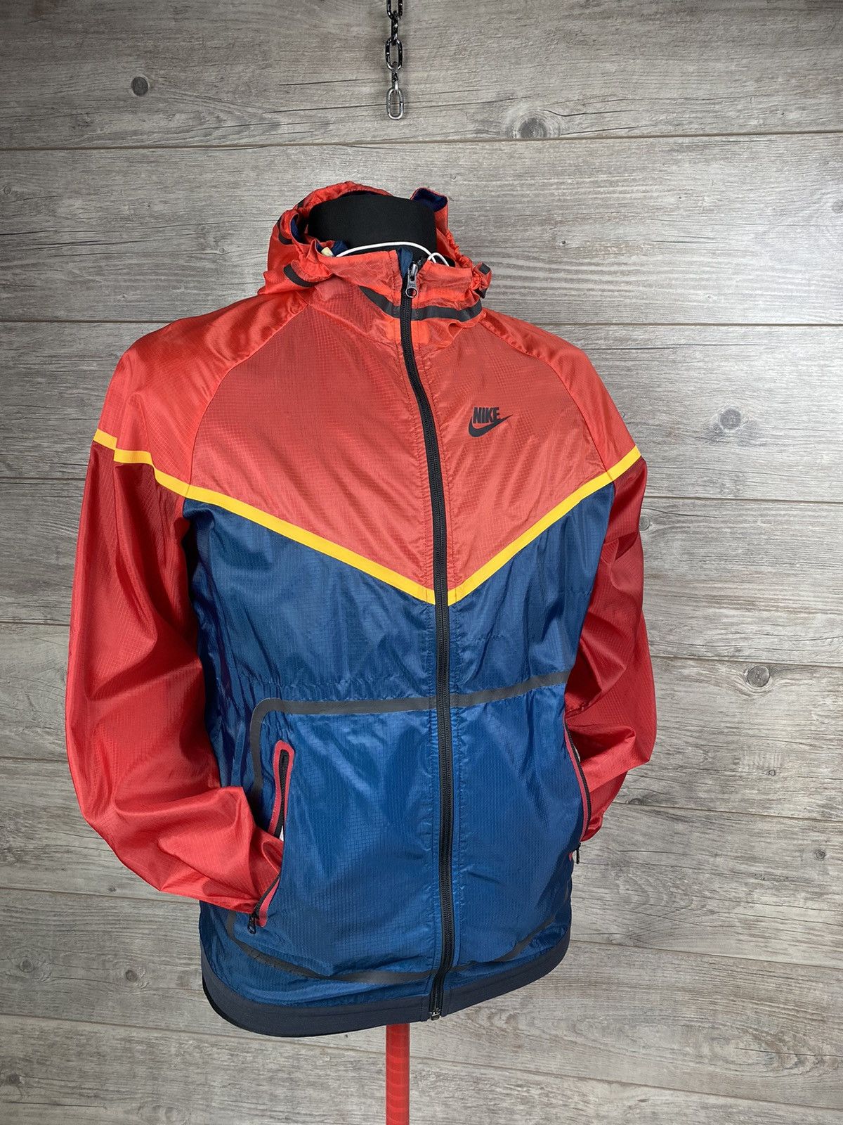 Nike NIKE TECH RUNNING Windrunner Y2K style size M Size US M / EU 48-50 / 2 - 3 Thumbnail