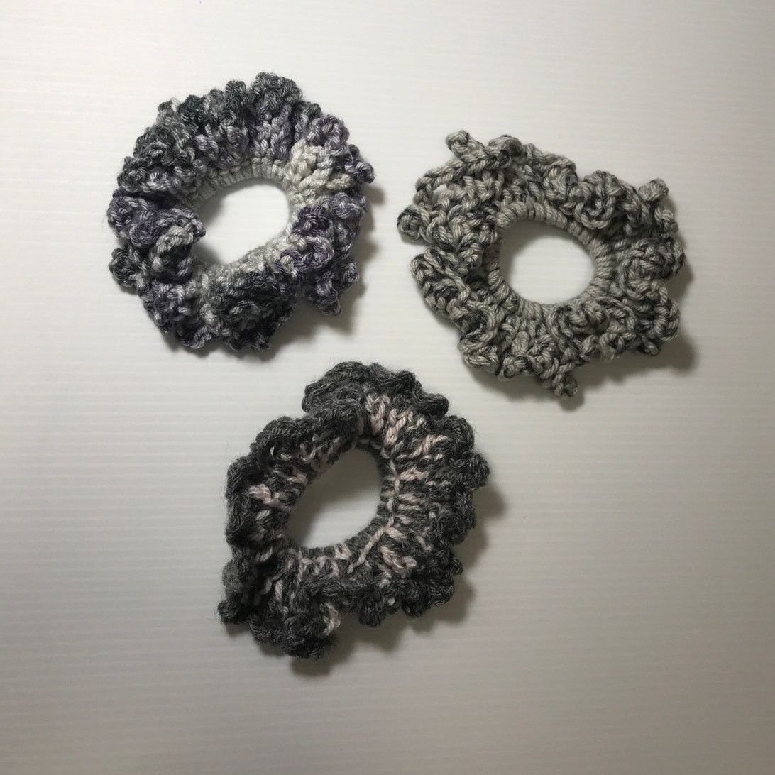 Handmade NWT Handmade Crocheted Hair Scrunchie by Dawny Set of 3 Size ONE SIZE - 1 Thumbnail