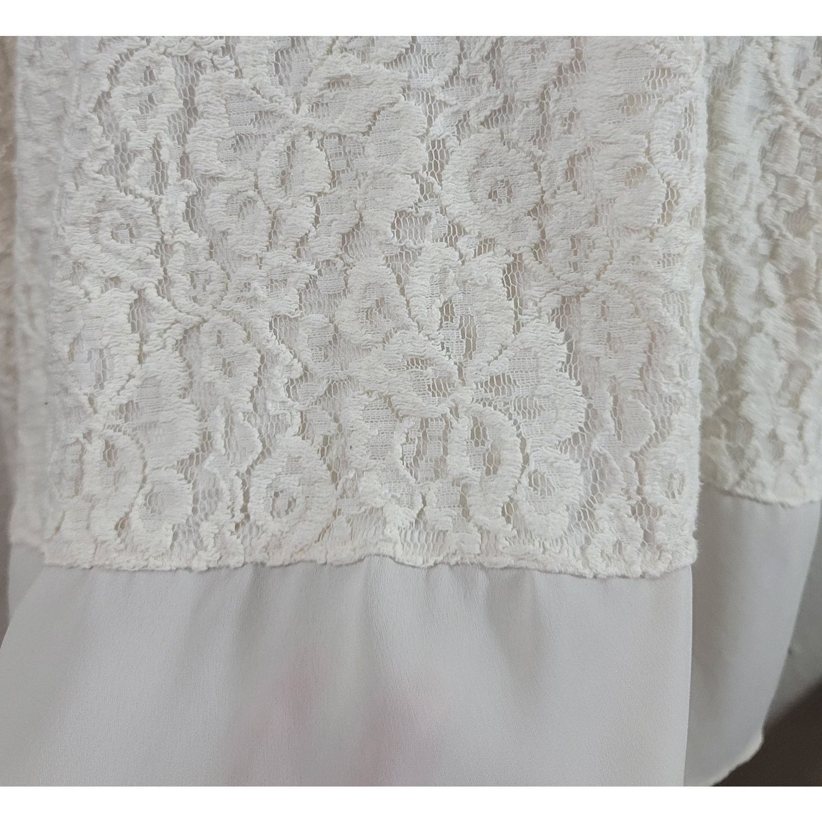 Other Maurices Cream Beige Lace Overlay Top 2 20 22 Lightweight Size 3XL / US 20-22 - 5 Thumbnail