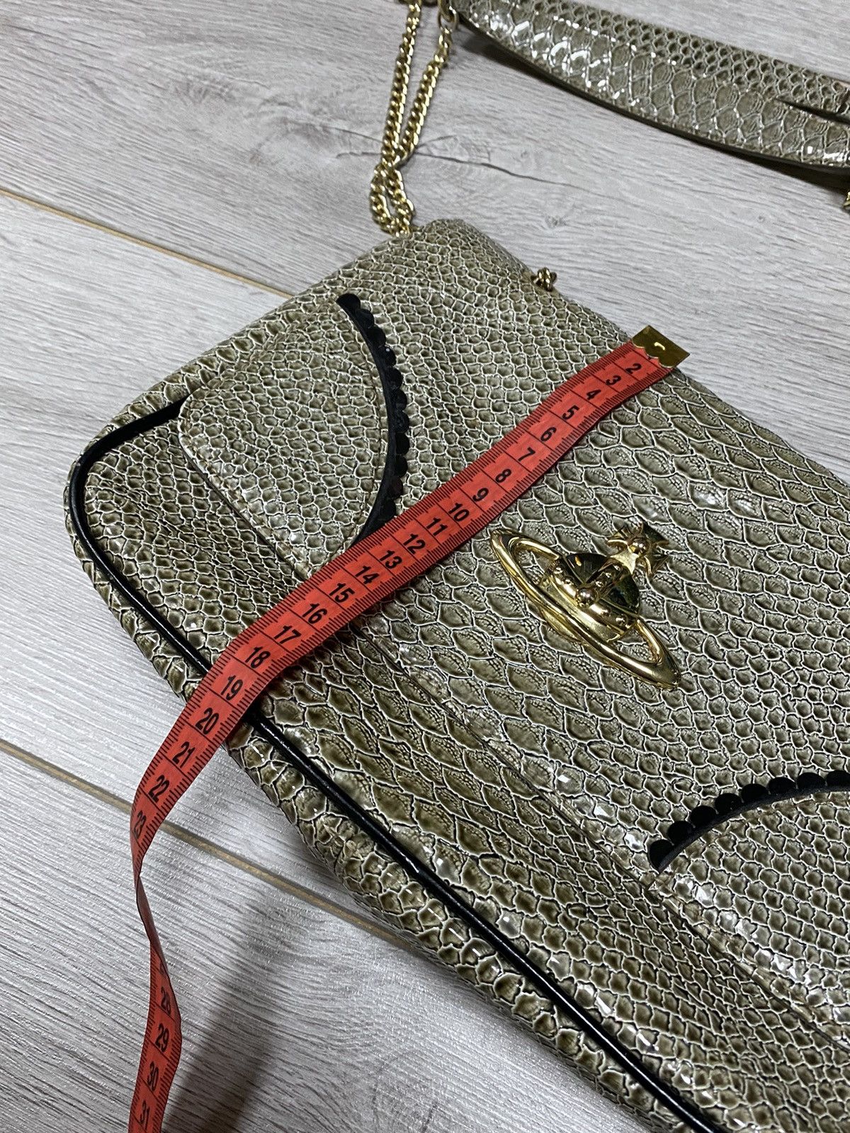 Vivienne Westwood Vivienne Westwood 🐍 RARE Frilly Snake chain bag big orb Size ONE SIZE - 16 Thumbnail