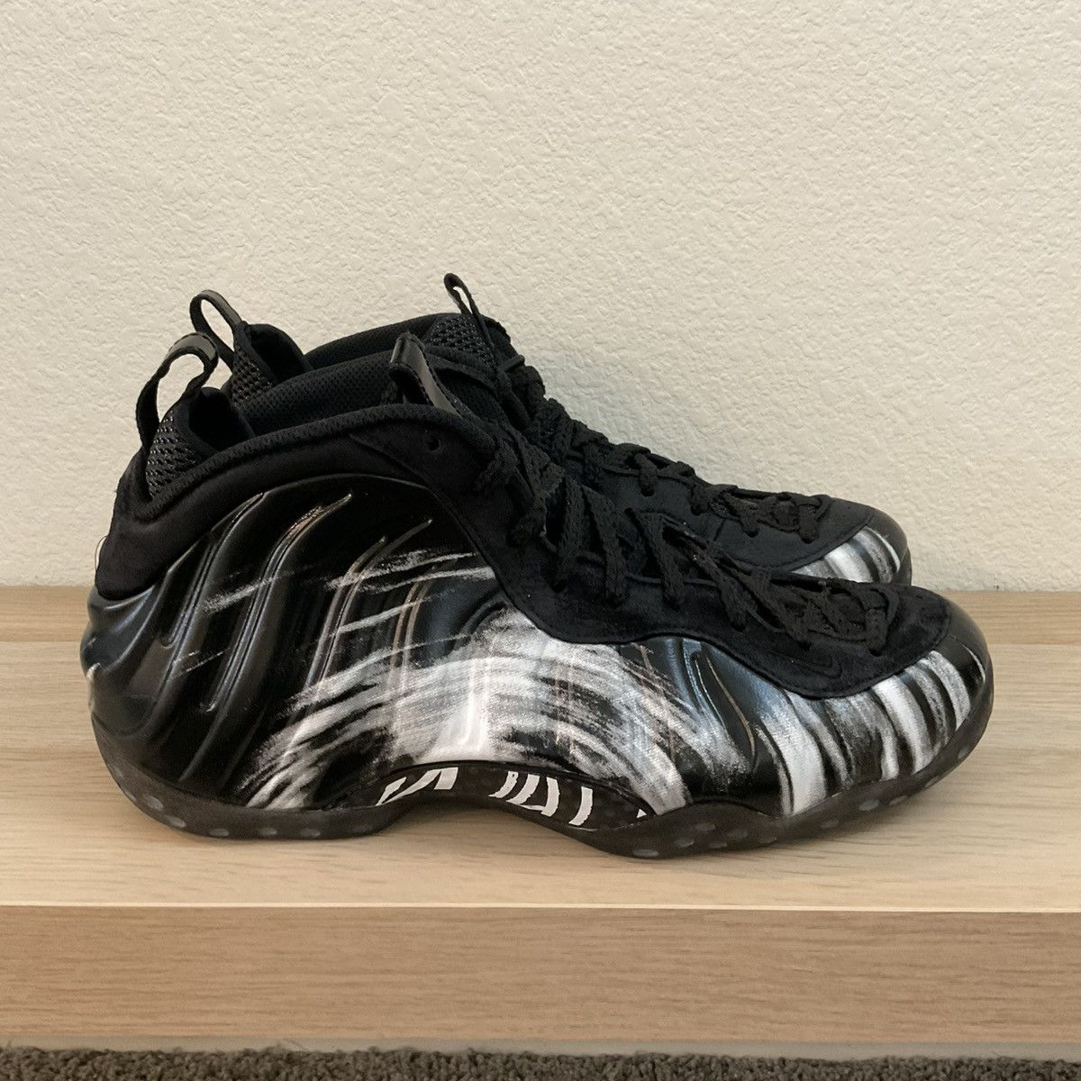 Nike Nike Air Foamposite One Size US 11 / EU 44 - 3 Thumbnail