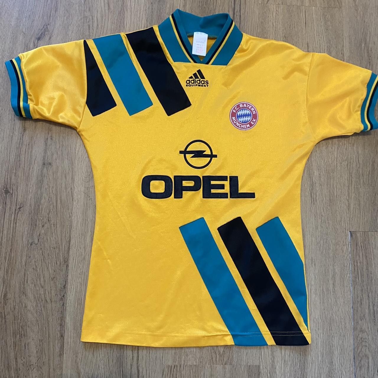 Adidas 1993-95 Bayern Munich Adidas Away Bundesliga Vintage Size US XS / EU 42 / 0 - 1 Thumbnail