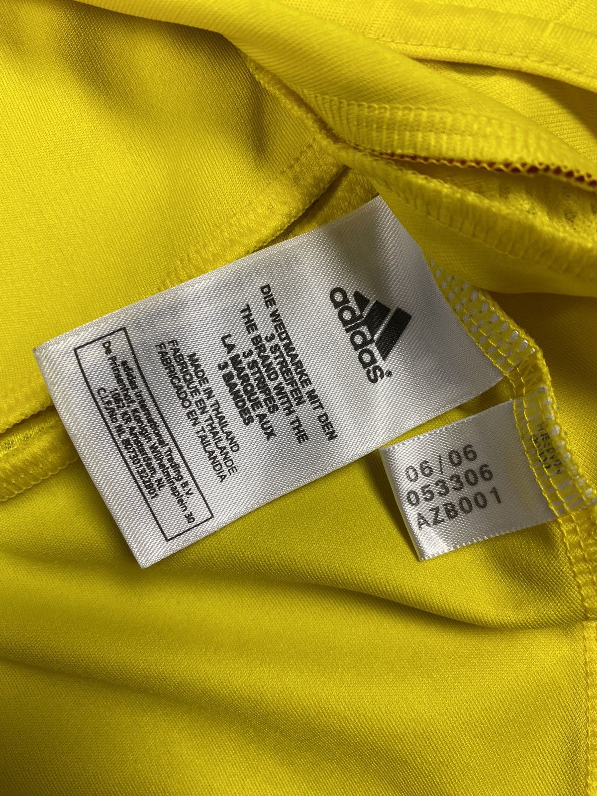 Adidas × Vintage Vintage Adidas Liverpool 2010 Soccer Jersey Size US M / EU 48-50 / 2 - 15 Thumbnail