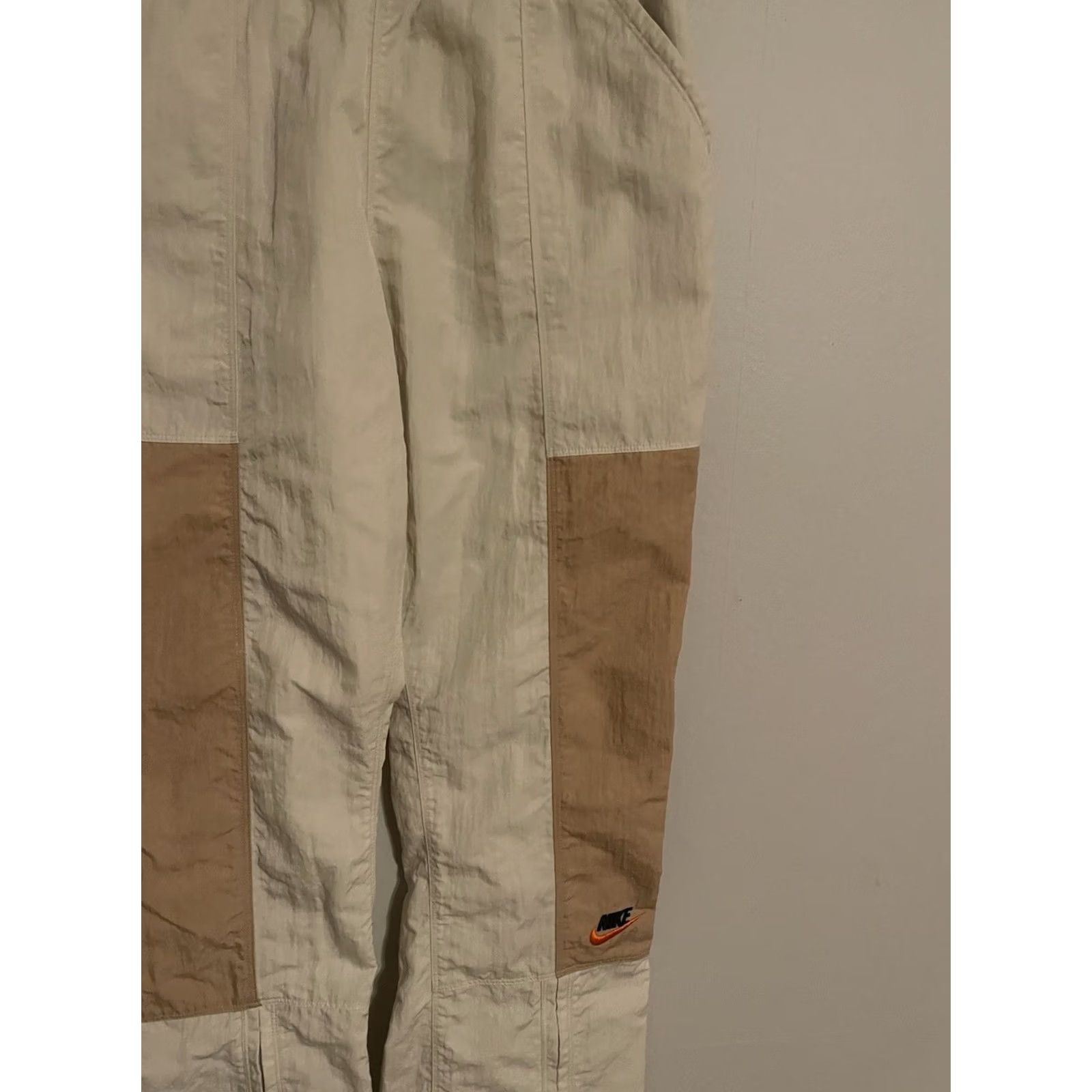 Nike Nike Women's Medium UTLTY Repel Pants FB7252-104 City Utility Ivory White Track Size 32" / US 10 / IT 46 - 2 Thumbnail