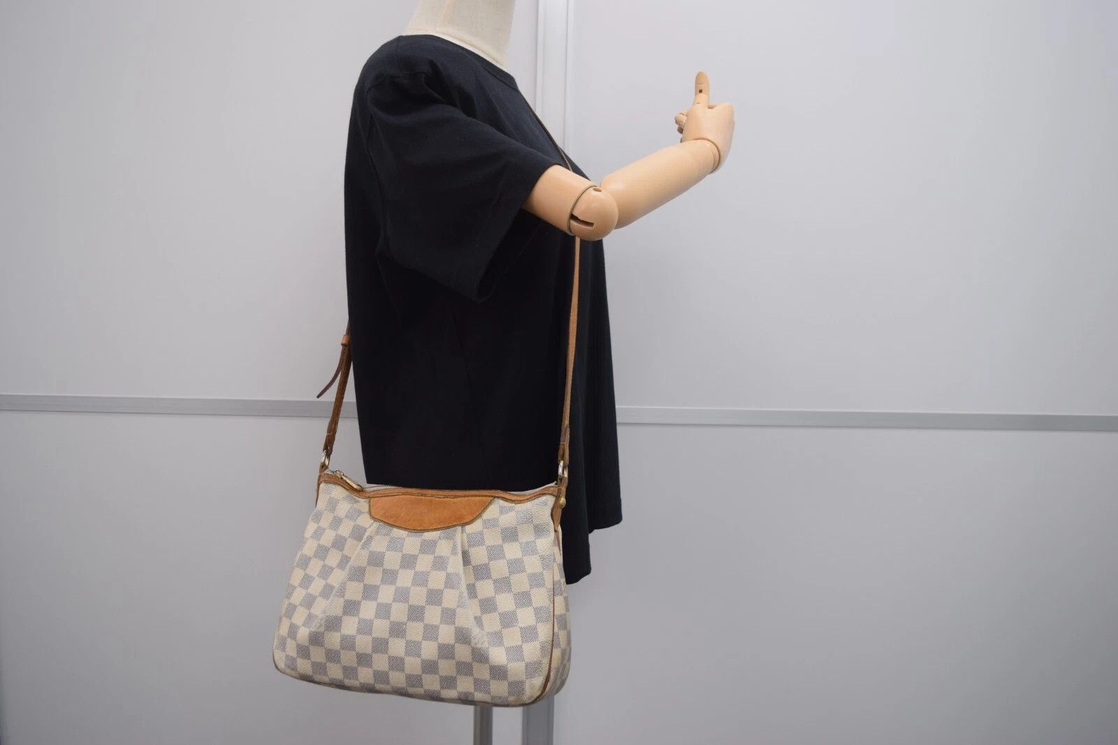 Louis Vuitton Louis Vuitton Siracusa PM Crossbody Bag Azur Canvas N41113 Size ONE SIZE - 3 Thumbnail