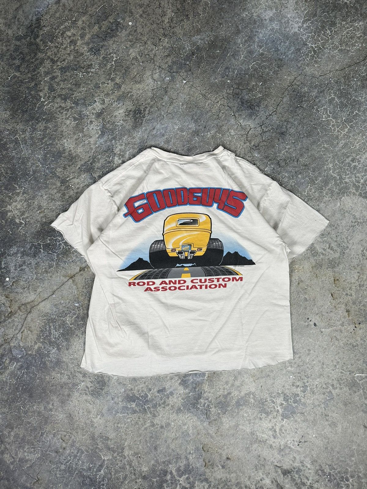 Vintage Vintage Thrashed Cropped Classic Cars Tee Size US L / EU 52-54 / 3 - 7 Thumbnail