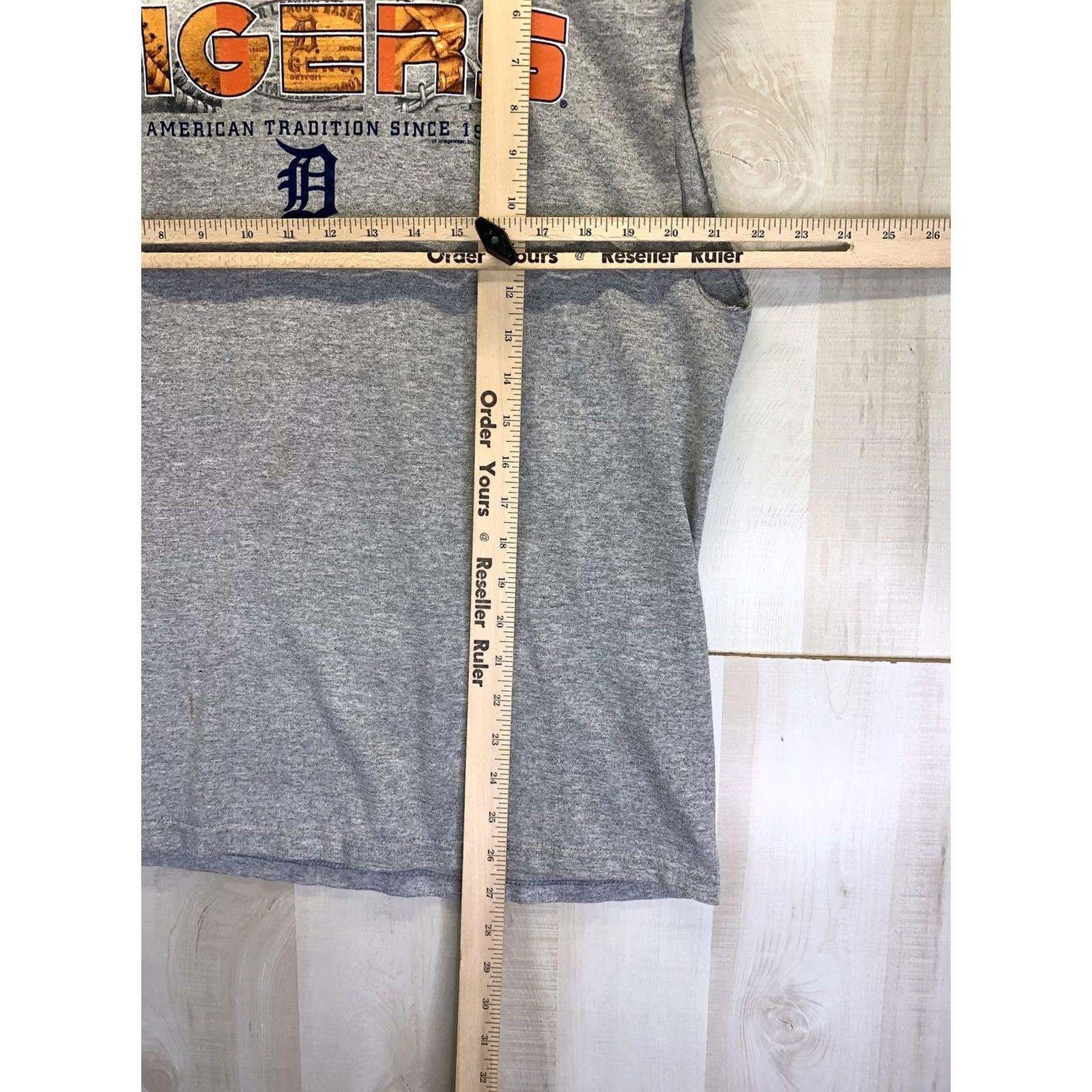 Vintage VINTAGE CSA Detroit Tigers 2006 Mens Cutoff Sleeves Shirt L Gray Cotton Blend T-Shirt Sports Men -9458 Size US L / EU 52-54 / 3 - 3 Thumbnail