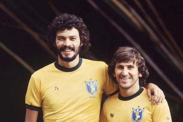Vintage Aqatas Brazil Home Jersey World Cup 1982 Size US L / EU 52-54 / 3 - 6 Thumbnail