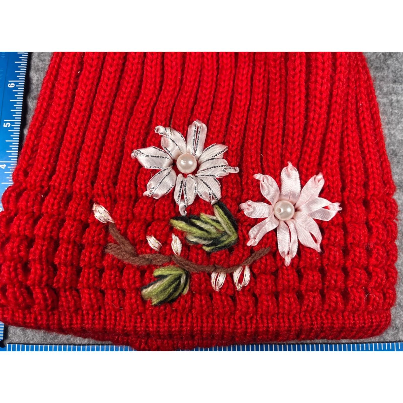 Vintage Womens Flower Beanie Toque Knit Red Acrylic Blend Floral One Size Hat Winter Fall Spring Size ONE SIZE - 2 Thumbnail