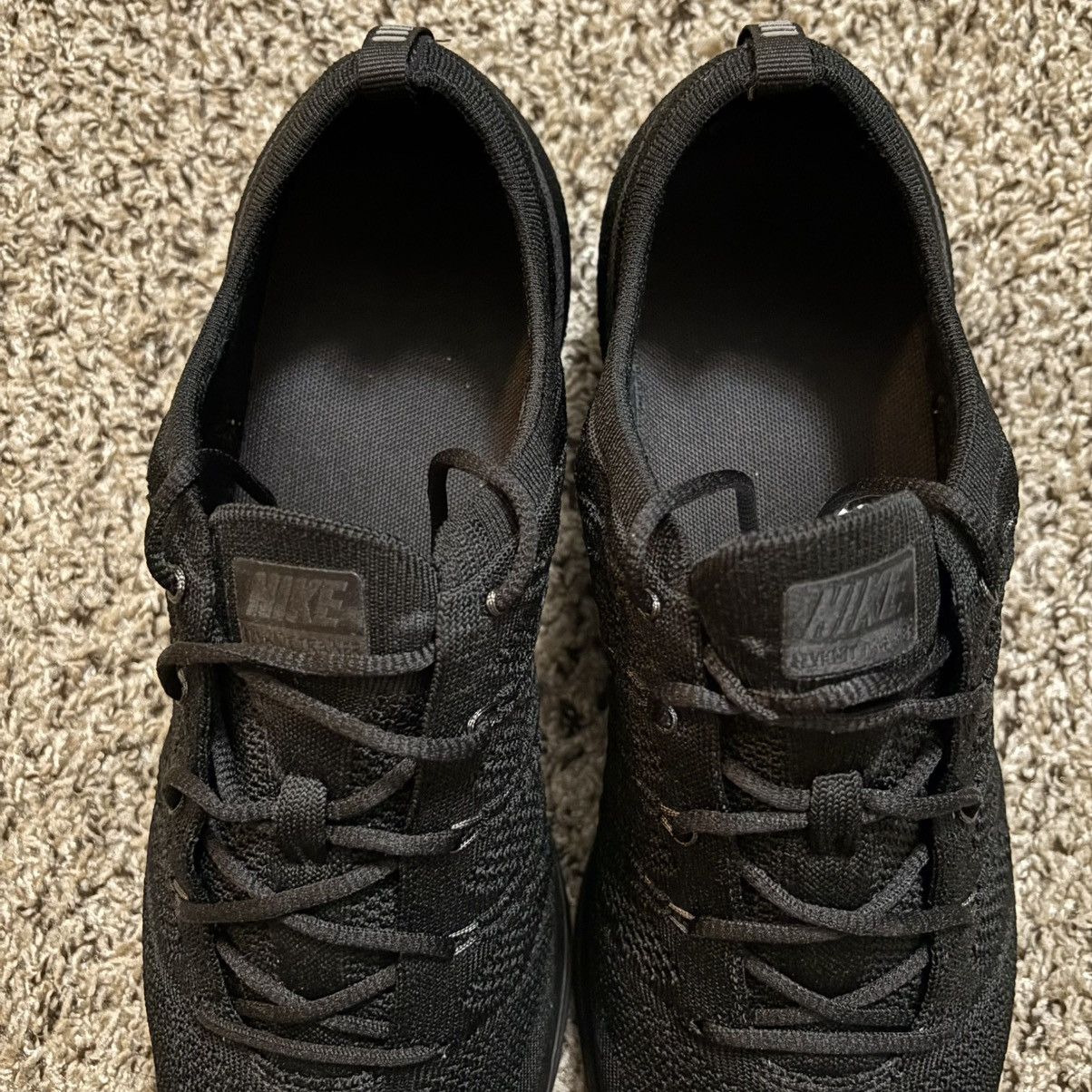 Nike Men's Nike Black Flyknit Trainer Triple Black YeKnit - 10.5 Size US 10.5 / EU 43-44 - 8 Thumbnail