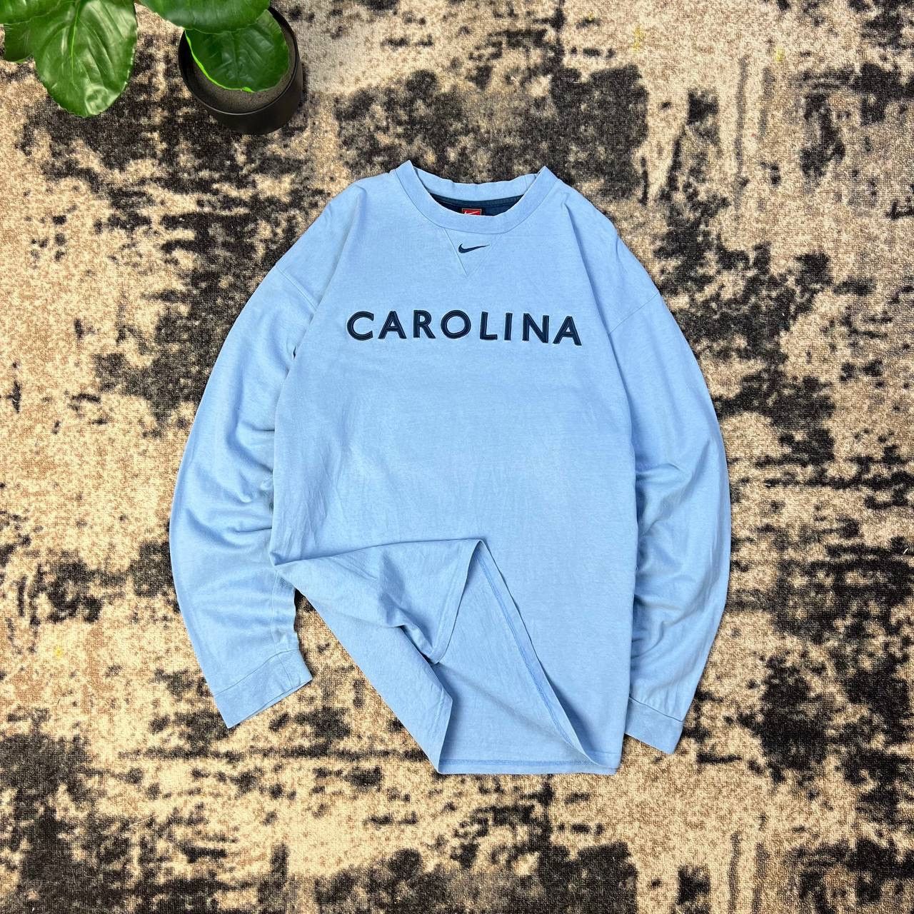 Nike Nike Carolina Big Logo Vintage Y2K Center Swoosh Long Sleeve Size US L / EU 52-54 / 3 - 1 Thumbnail