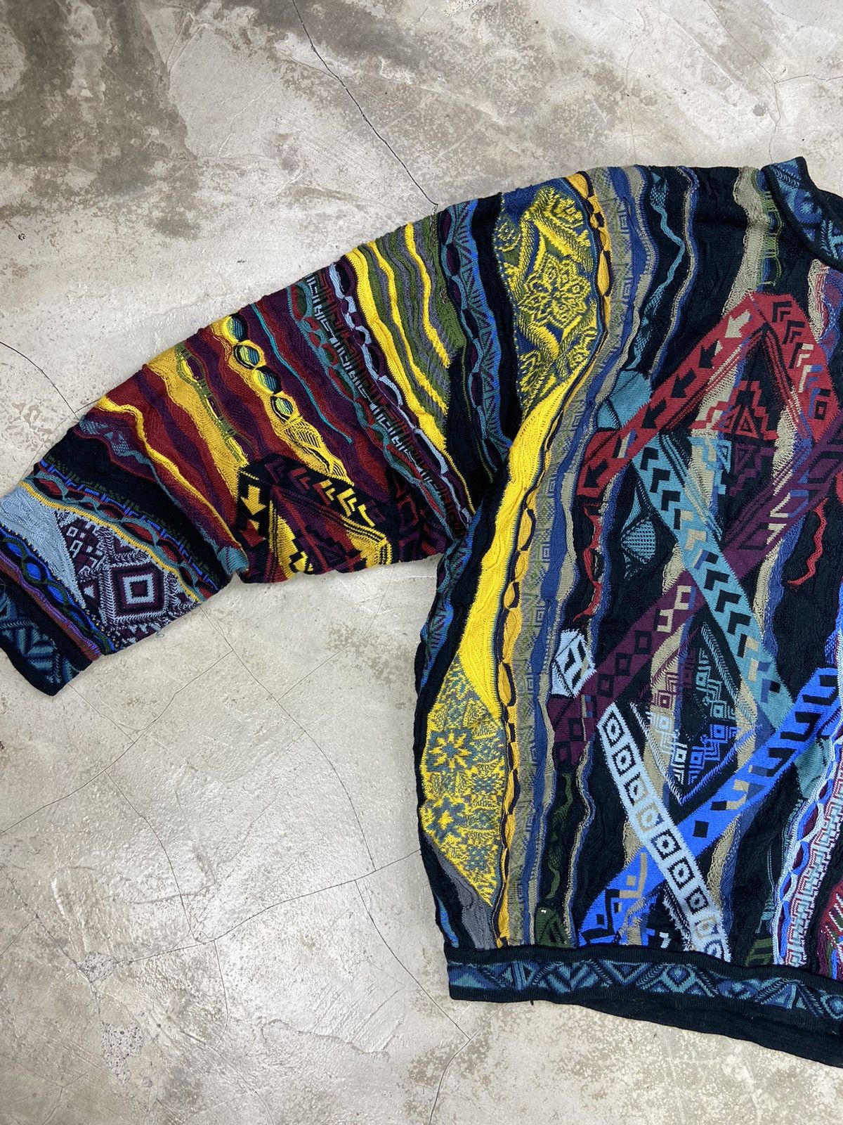 Coogi [Rare colorway] 1990s Coogi 3D Cable Knitted Sweater Size US M / EU 48-50 / 2 - 4 Thumbnail