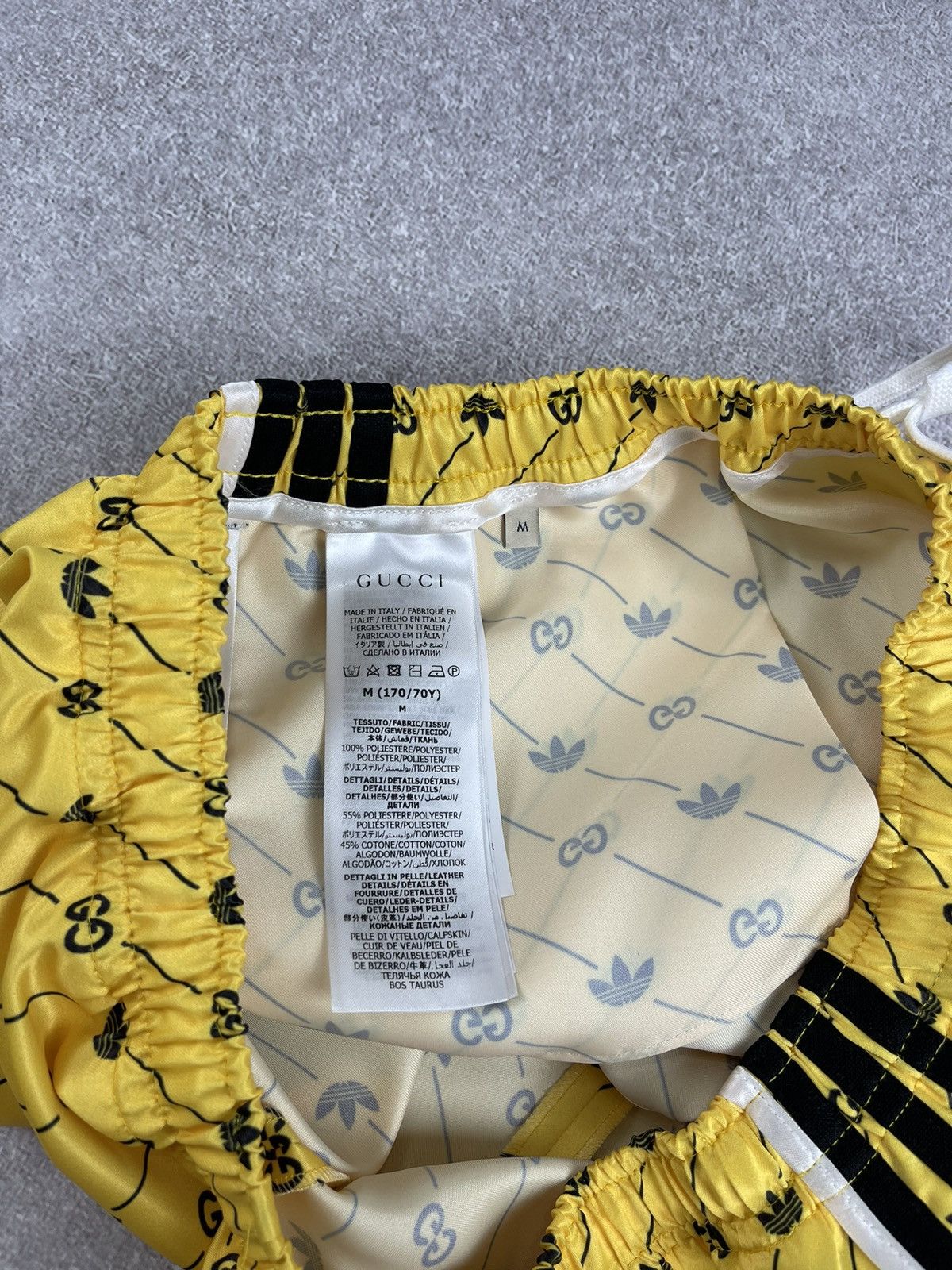 Adidas × Gucci Gucci x Adidas GG Full Logo Yellow/Black Shorts Size M Size 27" / US 4 / IT 40 - 8 Thumbnail