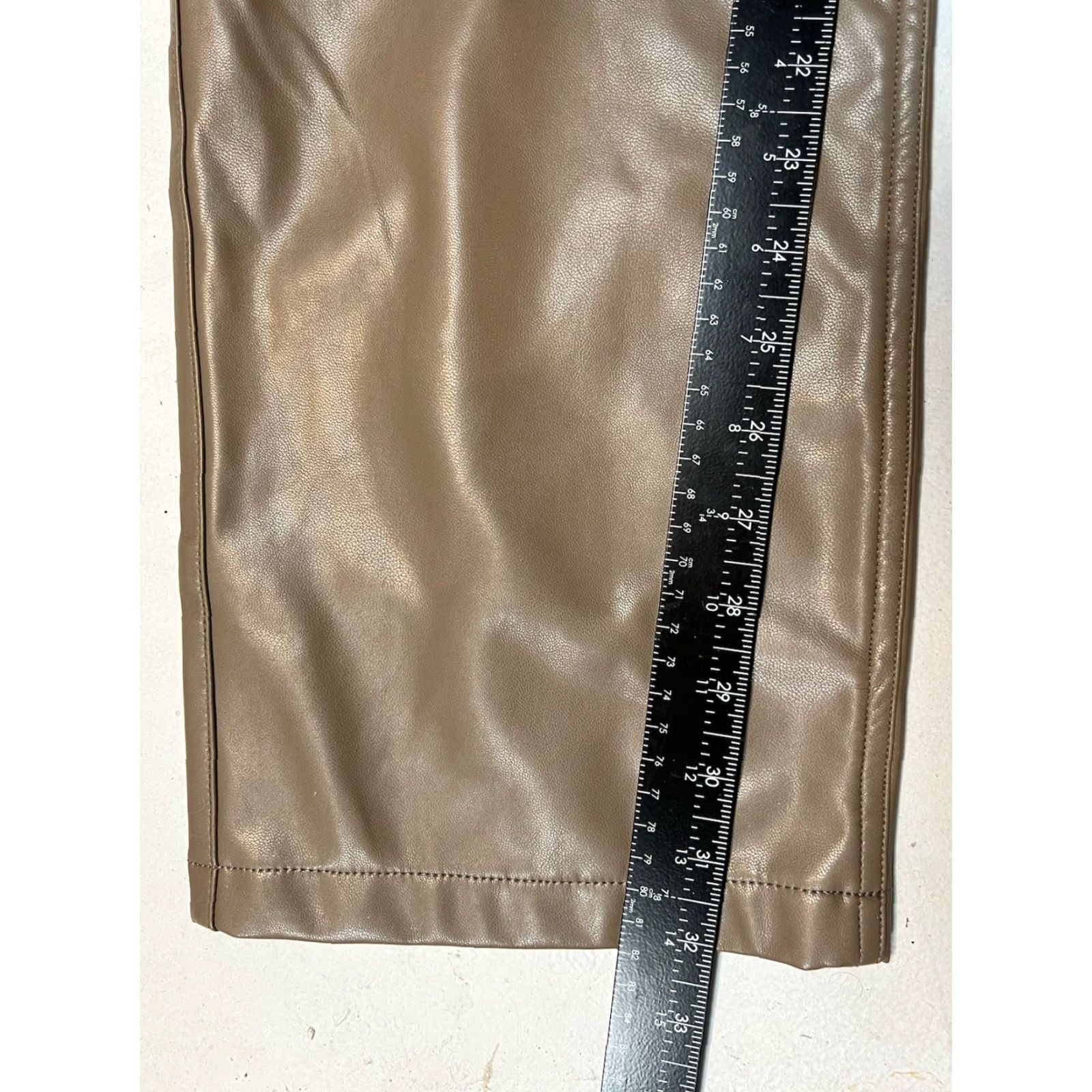 Abercrombie & Fitch VINTAGE Abercrombie & Fitch The 90s Straight Ultra High rise Vegan Leather Pants 29/8 Brown Womens Regular 90s Size ONE SIZE - 7 Thumbnail