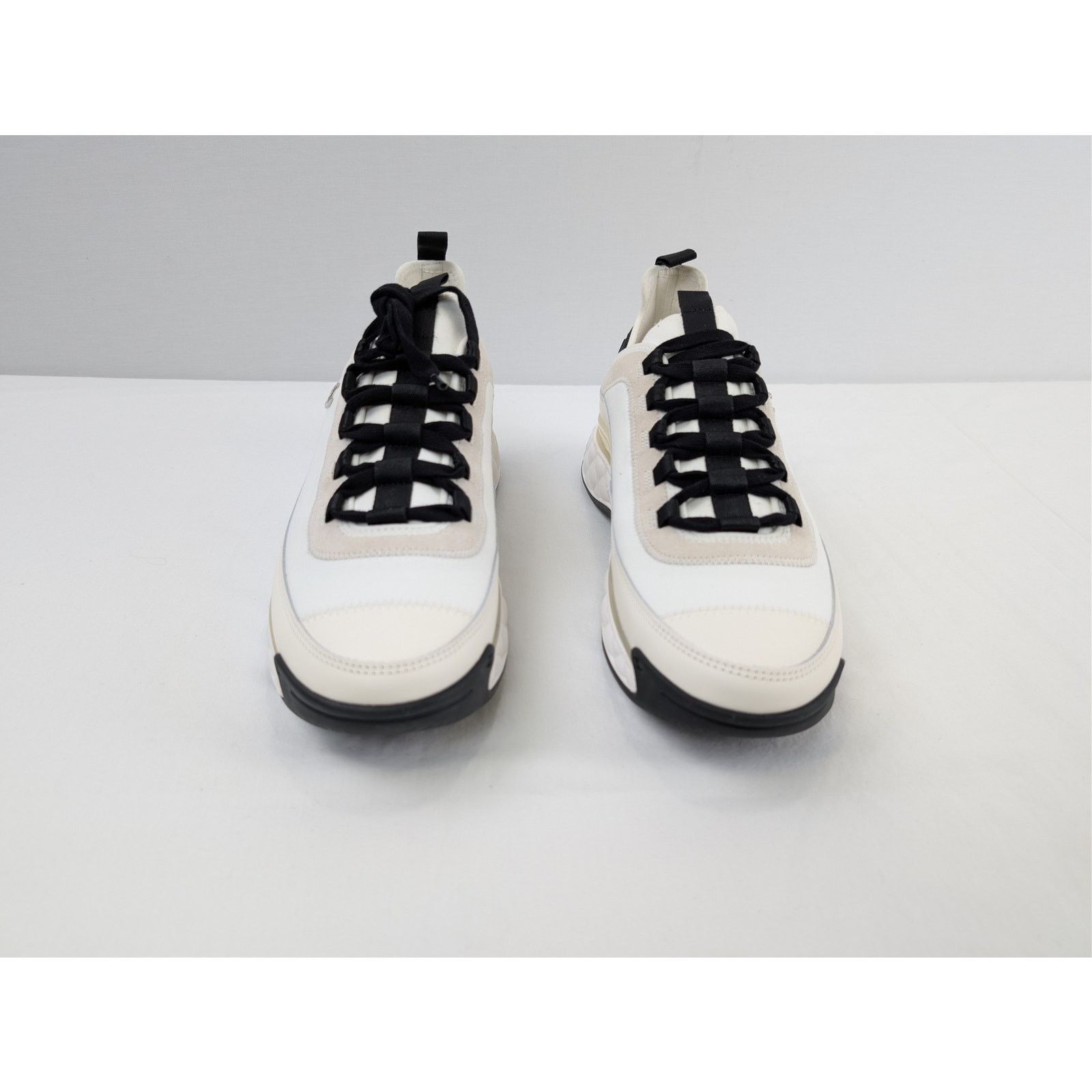 Chanel o1rshd1 Low Top Sneakers in White/Black Size US 10 / EU 43 - 8 Thumbnail