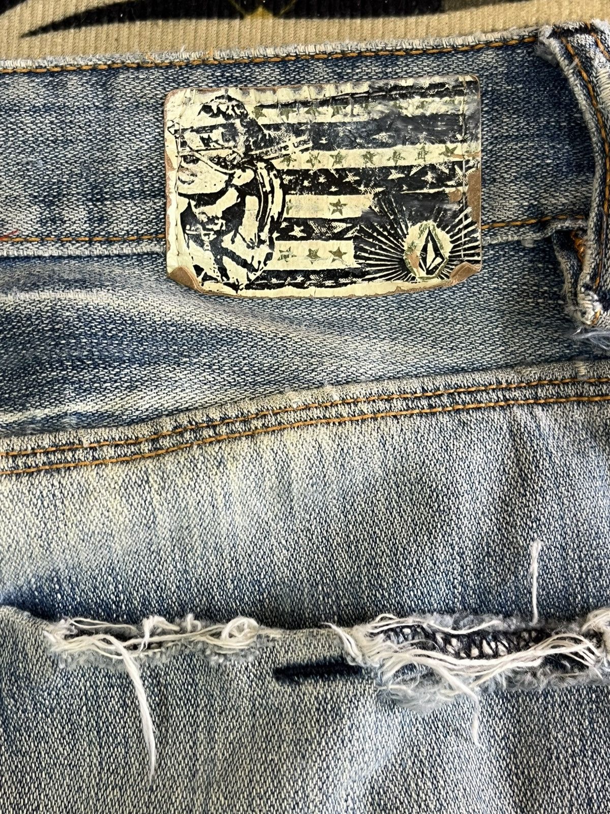 4GSELLER × Volcom Vintage Volcom Flare Distressed Denim Size US 33 - 19 Thumbnail