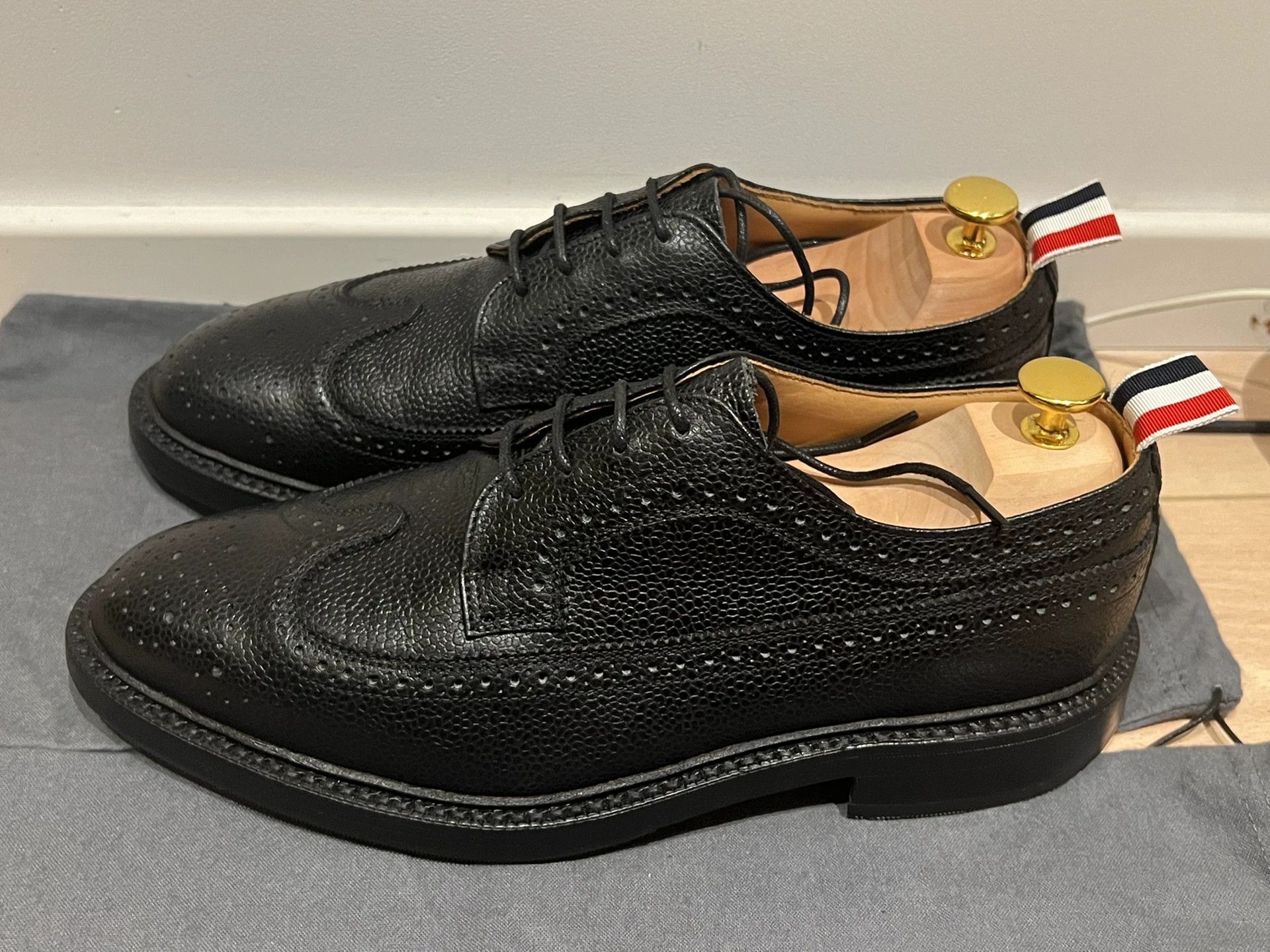 Thom Browne Thom Browne Black Carved Leather Shoes Wooden Sole Size 9.5 Size US 9.5 / EU 42-43 - 2 Thumbnail