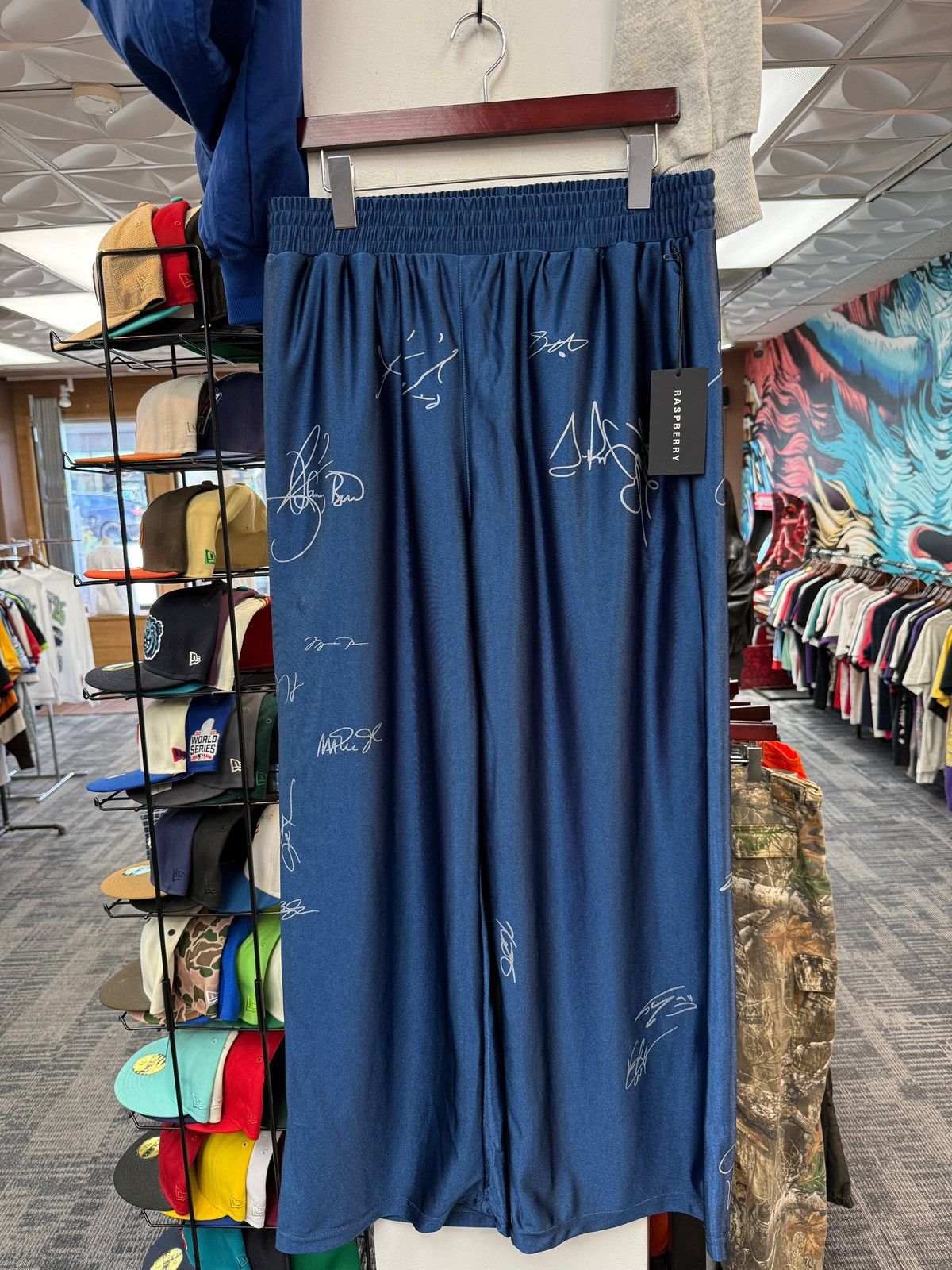 The GV Gallery GV Raspberry Hills Signature Sweats Size US 34 / EU 50 - 1 Thumbnail