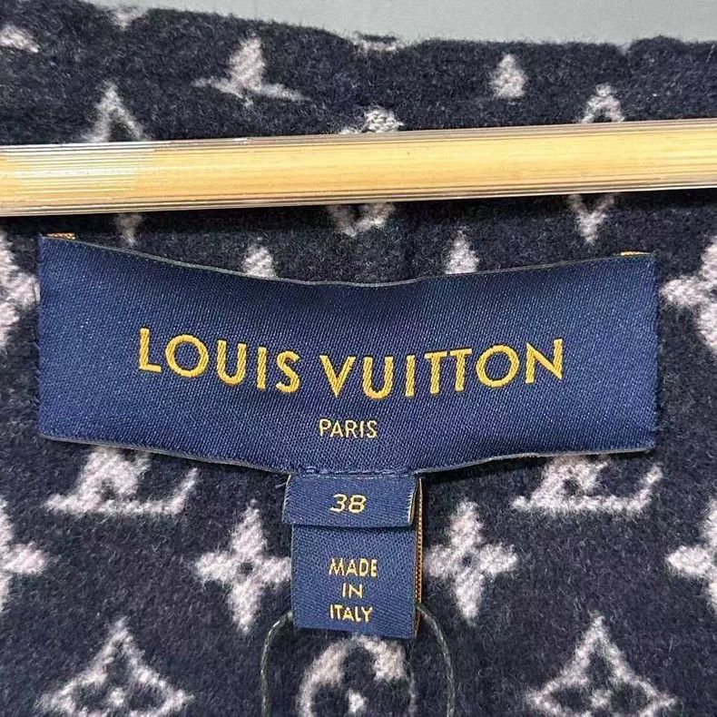 Louis Vuitton Louis Vuitton Navy blue bathrobe jacket with full print in Size XS / US 0-2 / IT 36-38 - 7 Thumbnail