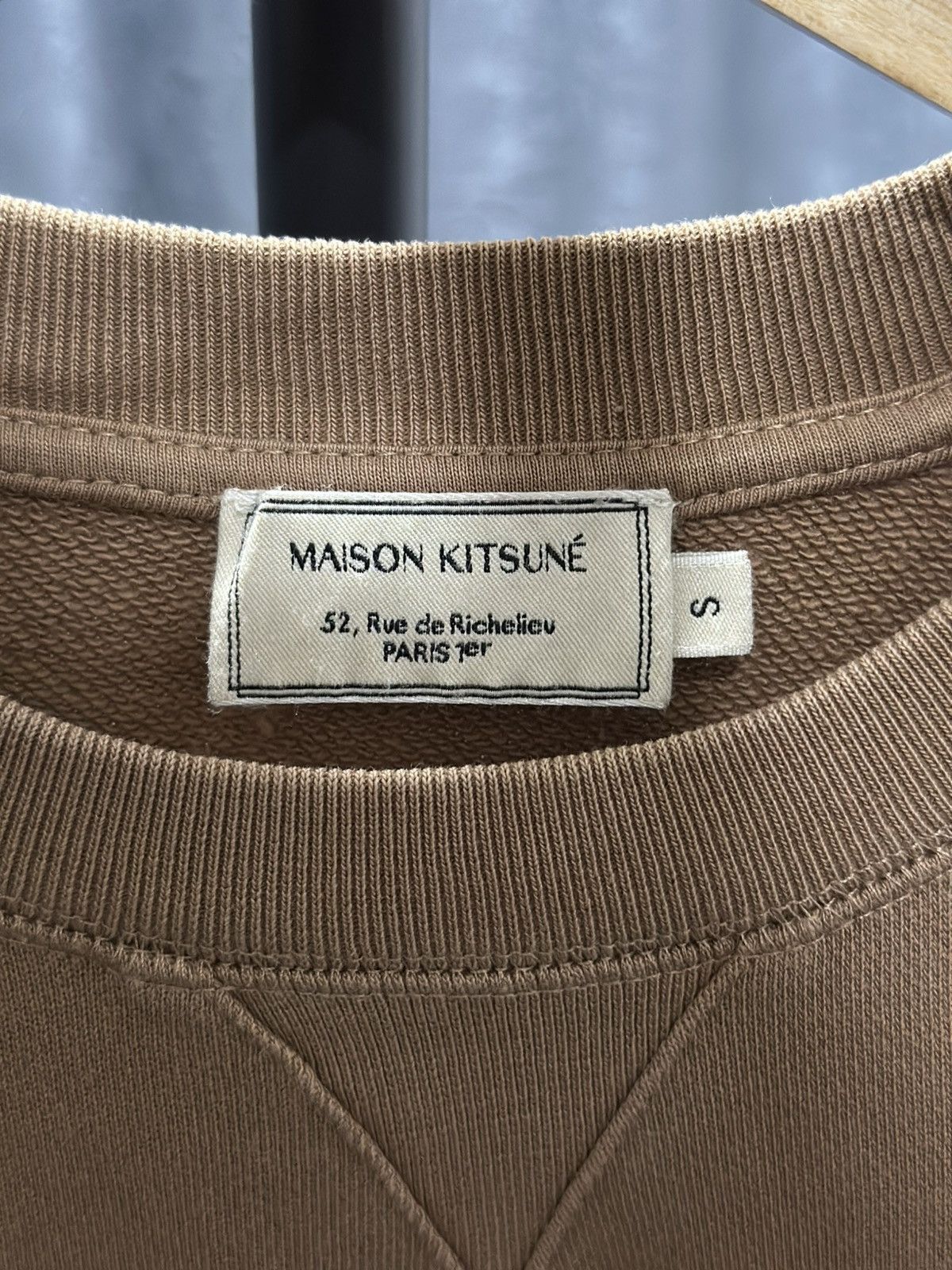 Maison Kitsune Maison Kitsune Fox Head Patch Jacquard Shirt Size US M / EU 48-50 / 2 - 3 Thumbnail