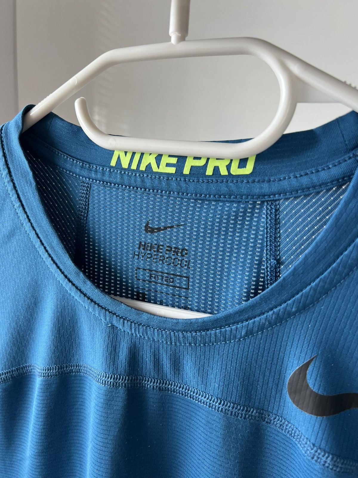 Nike ‼️Nike Pro Combat Hypercool Pitted Onyx Tyle Gym T-Shirt‼️ Size US S / EU 44-46 / 1 - 12 Thumbnail