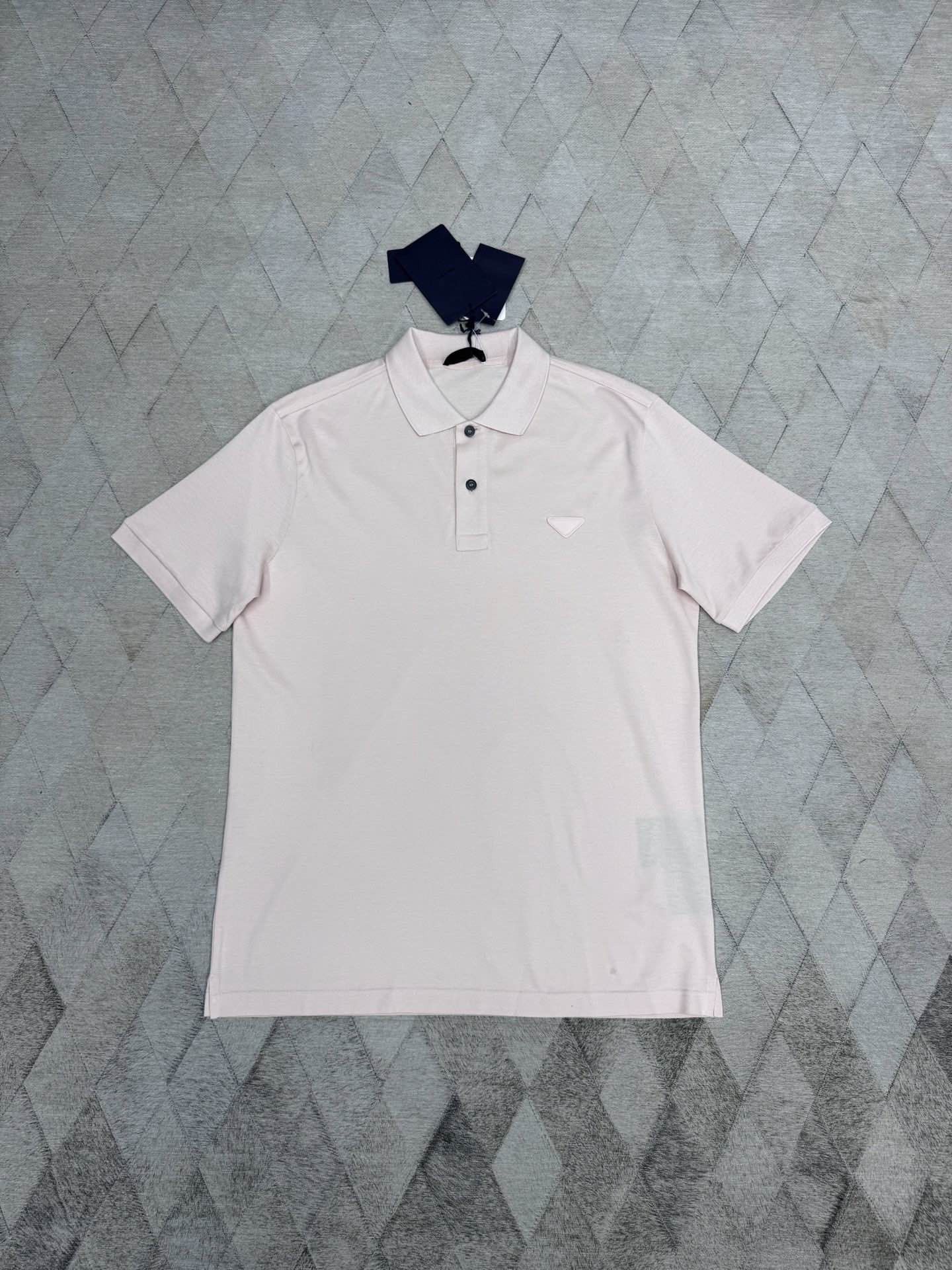 Prada Prada Logo Patch Polo Shirt Size L Size US L / EU 52-54 / 3 - 1 Thumbnail