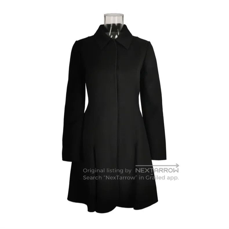 Valentino Valentino Plush-blend solid color lapel cinched waist coat Size XS / US 0-2 / IT 36-38 - 1 Thumbnail