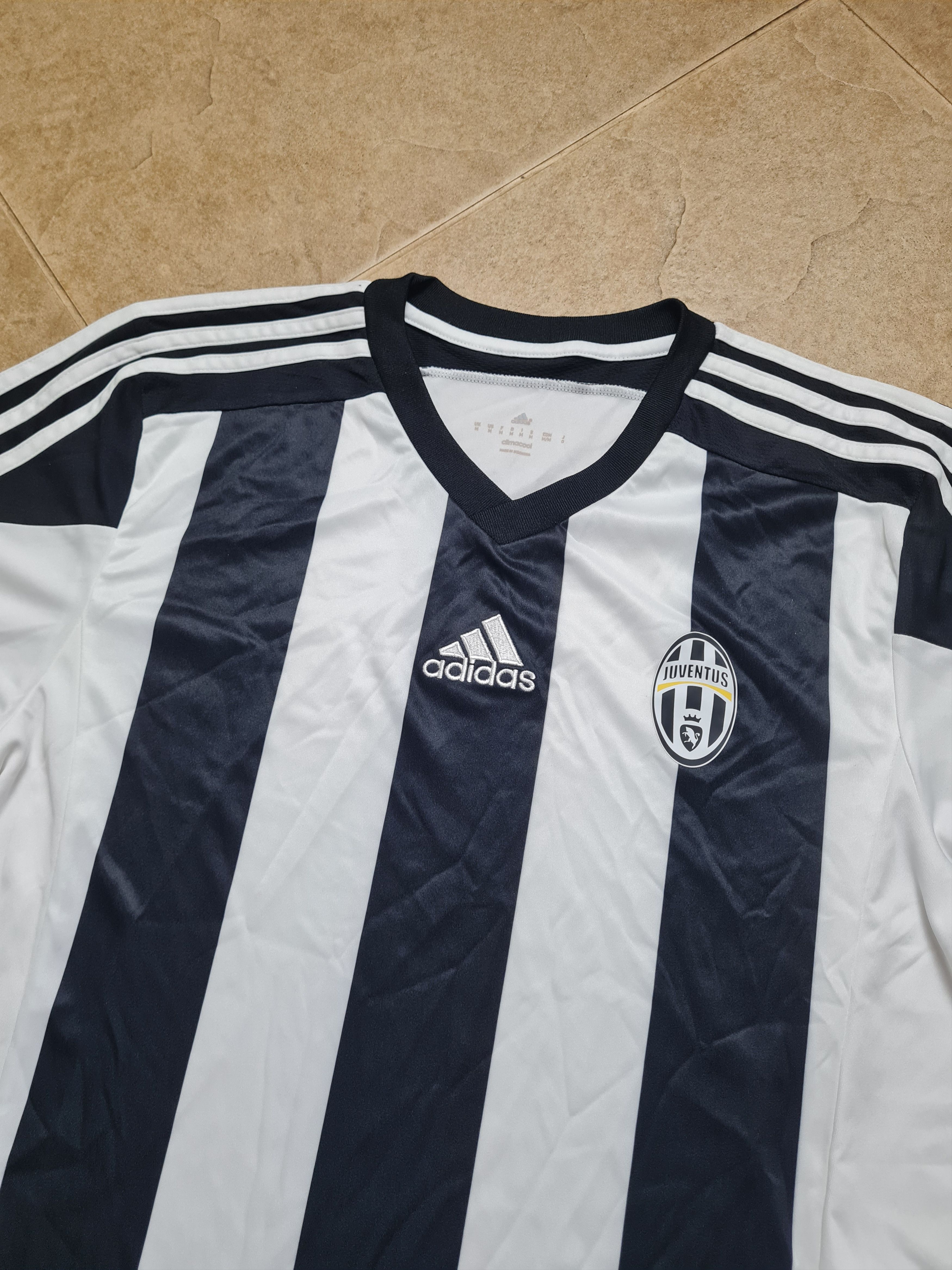 Adidas JUVENTUS 2015-16 HOME FOOTBALL SOCCER JERSEY ACADEMY ADIDAS Size US M / EU 48-50 / 2 - 1 Thumbnail