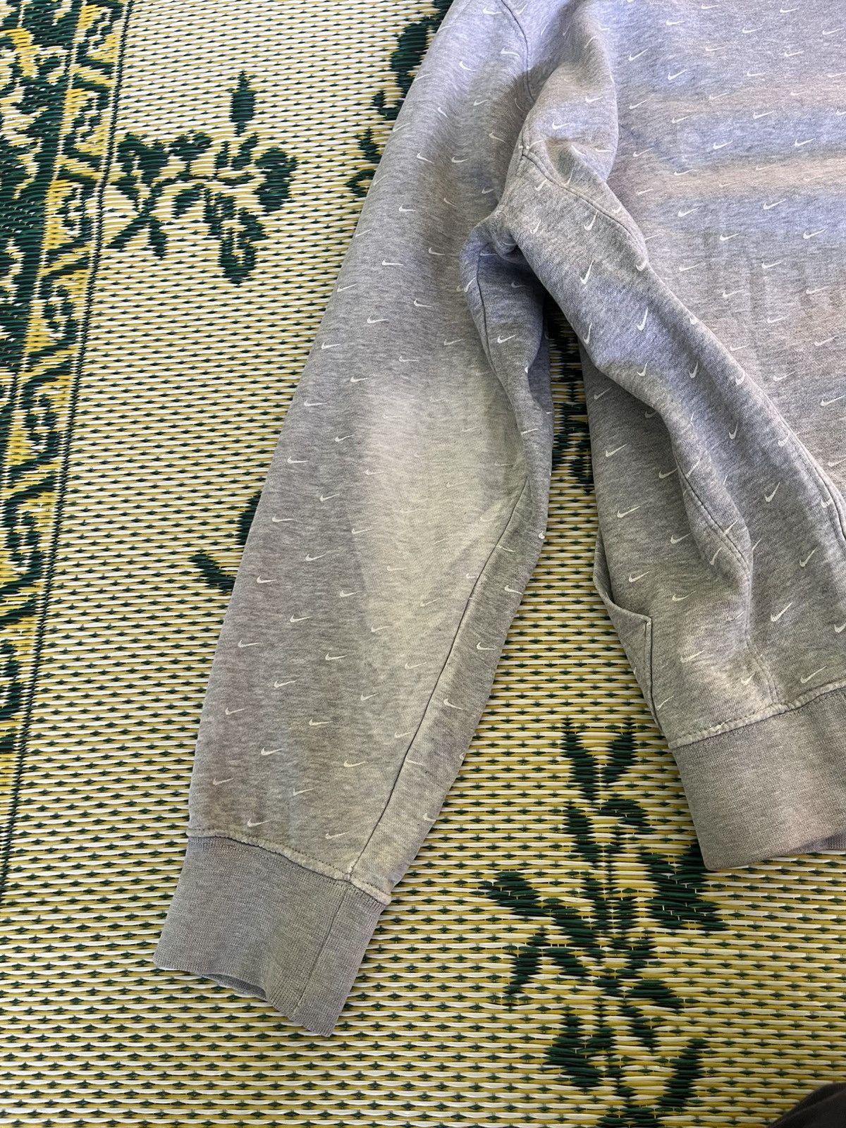 Nike Nike Mini Swoosh All Over Print Distressed Hoodie Size US L / EU 52-54 / 3 - 14 Thumbnail