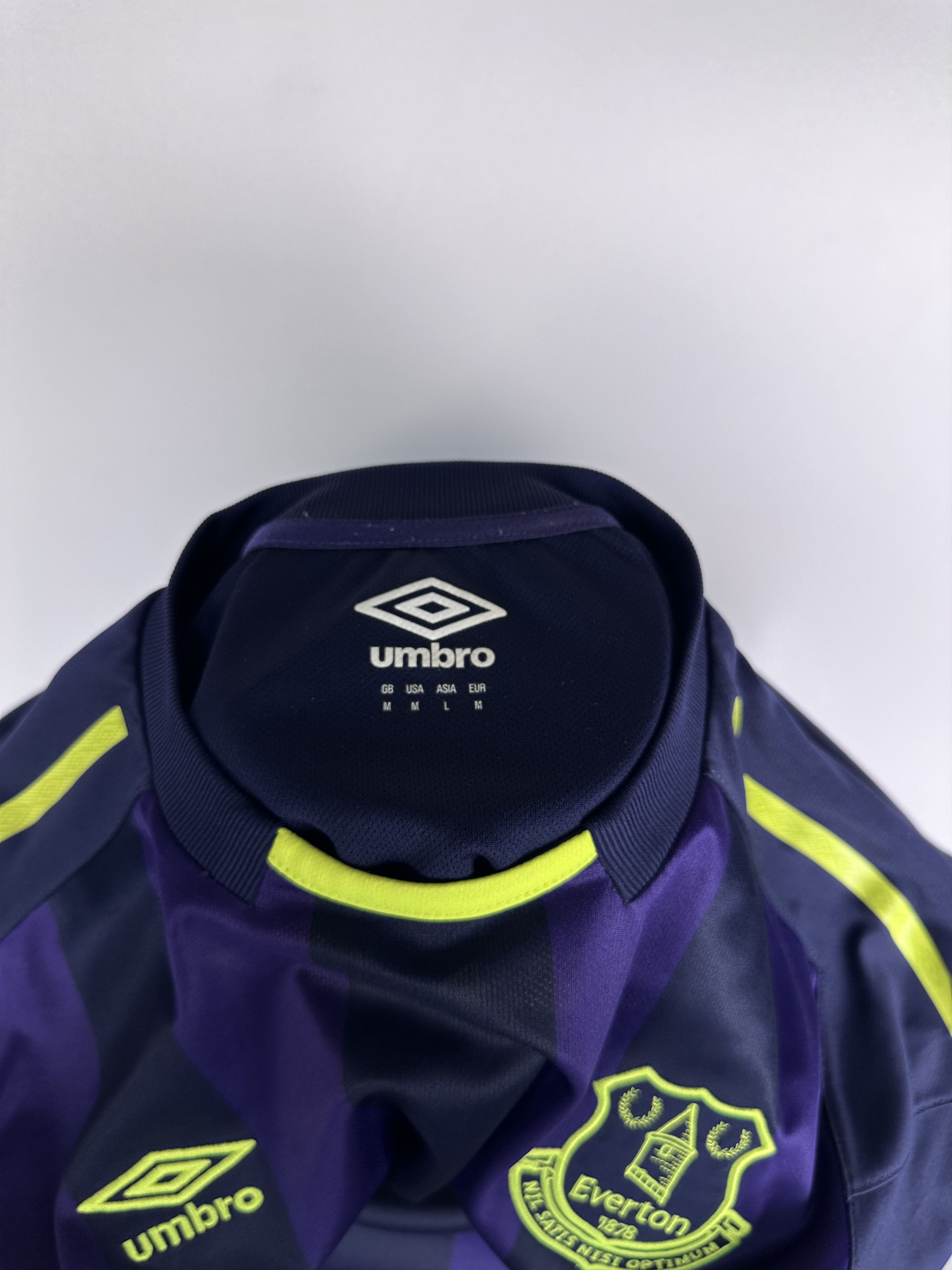 Umbro Everton 2017 2028 Third Football Shirt Soccer Jersey Umbro Size US M / EU 48-50 / 2 - 10 Thumbnail