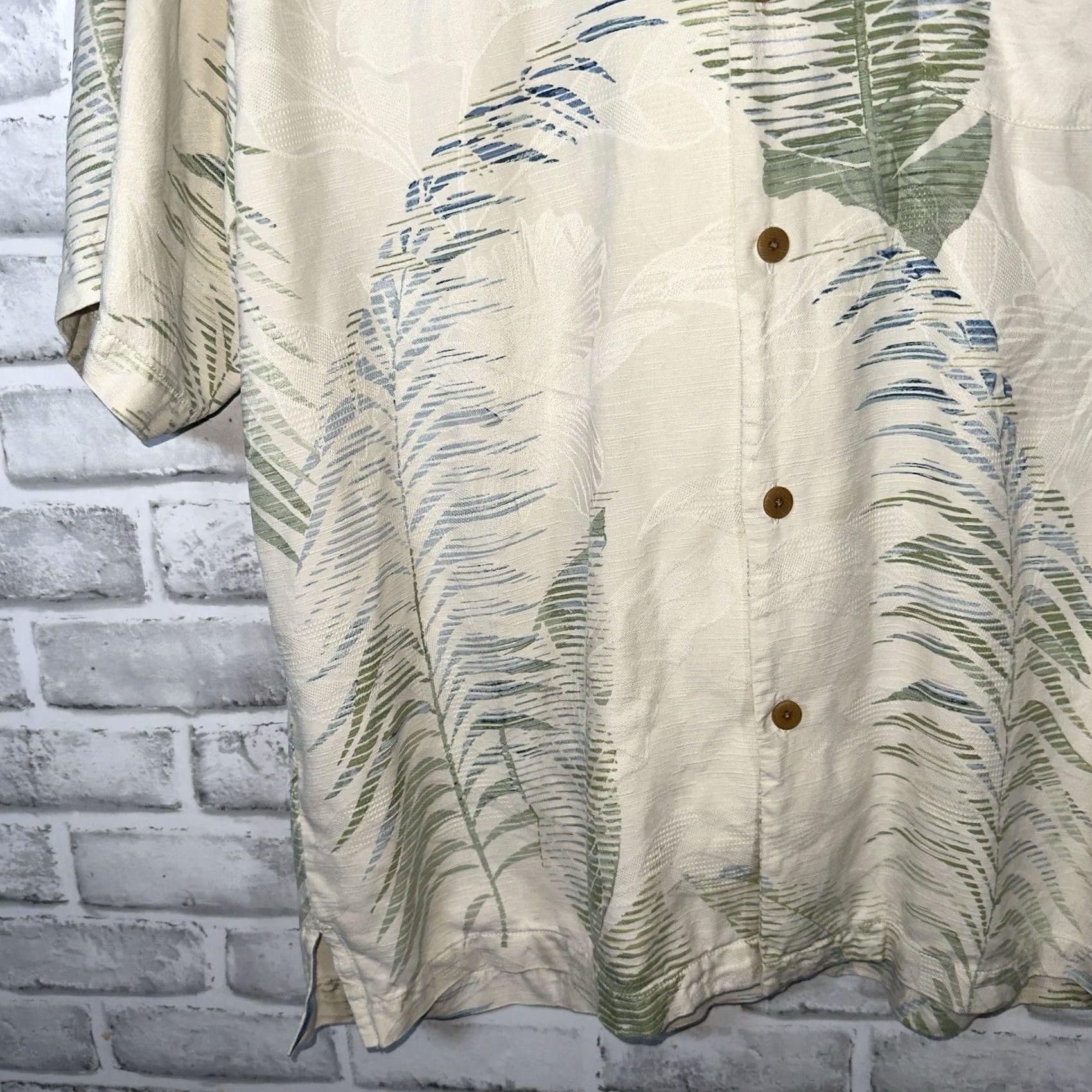 Tommy Bahama Tommy Bahama Hawaiian Shirt Mens Size L Original Fit 100% Silk Size US L / EU 52-54 / 3 - 3 Thumbnail