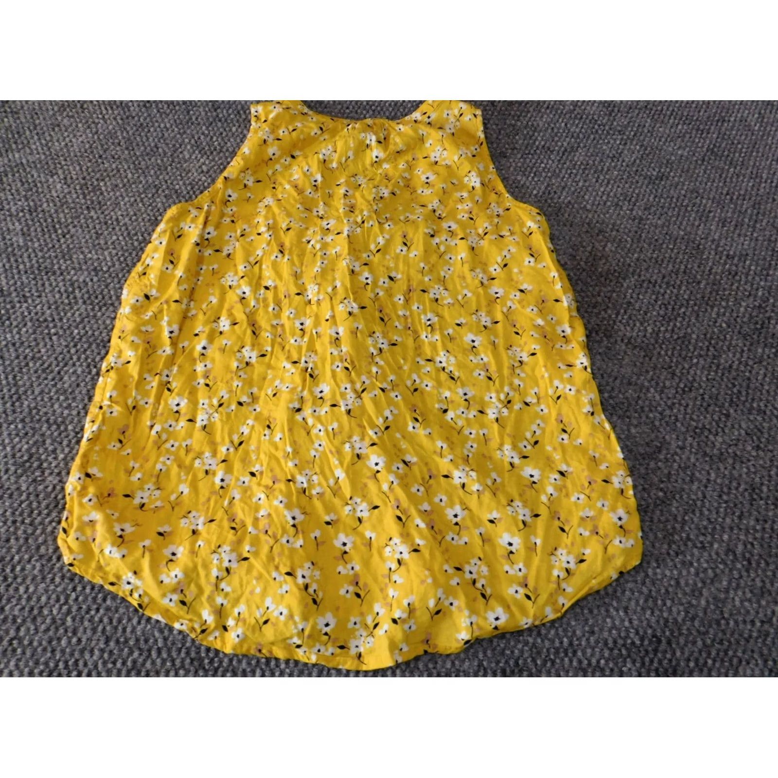 Croft & Barrow Croft & Barrow Womens Blouse PS Petites yellow floral top sleeveless collared rayon casual Size S / US 4 / IT 40 - 7 Thumbnail